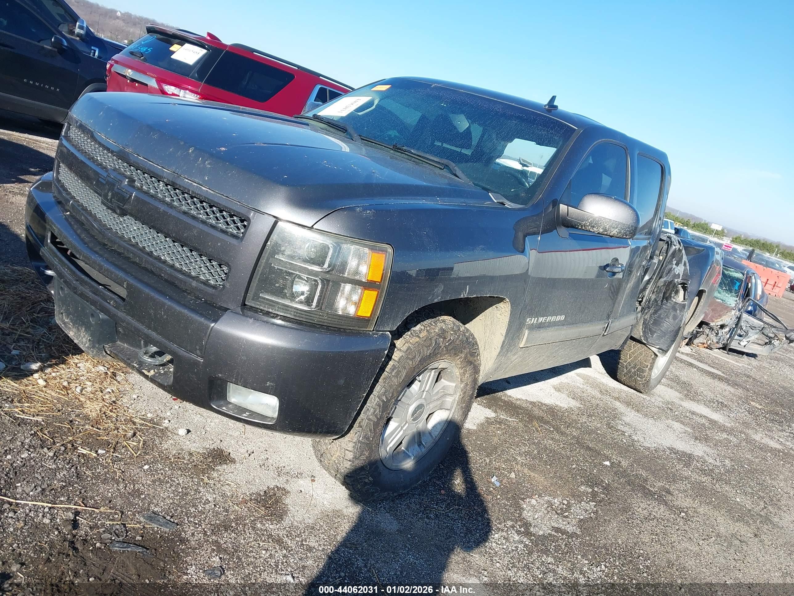 CHEVROLET SILVERADO image 2