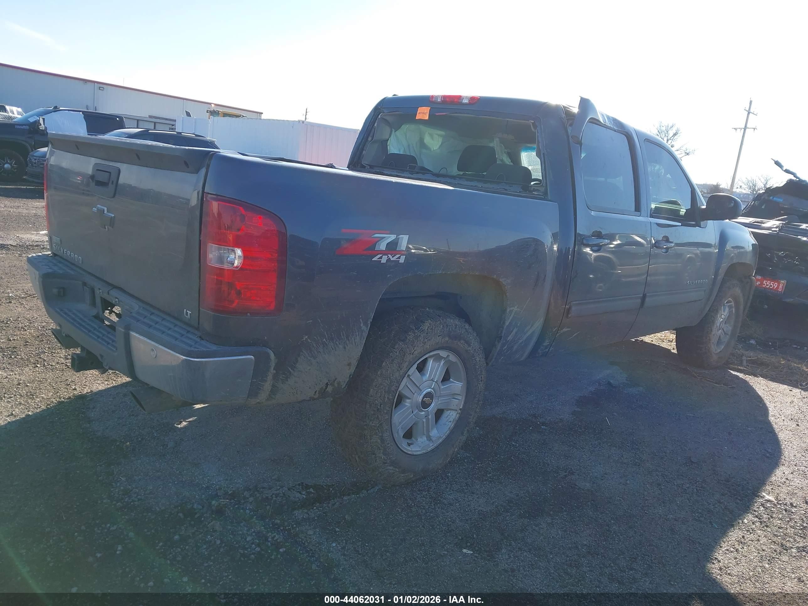CHEVROLET SILVERADO image 4