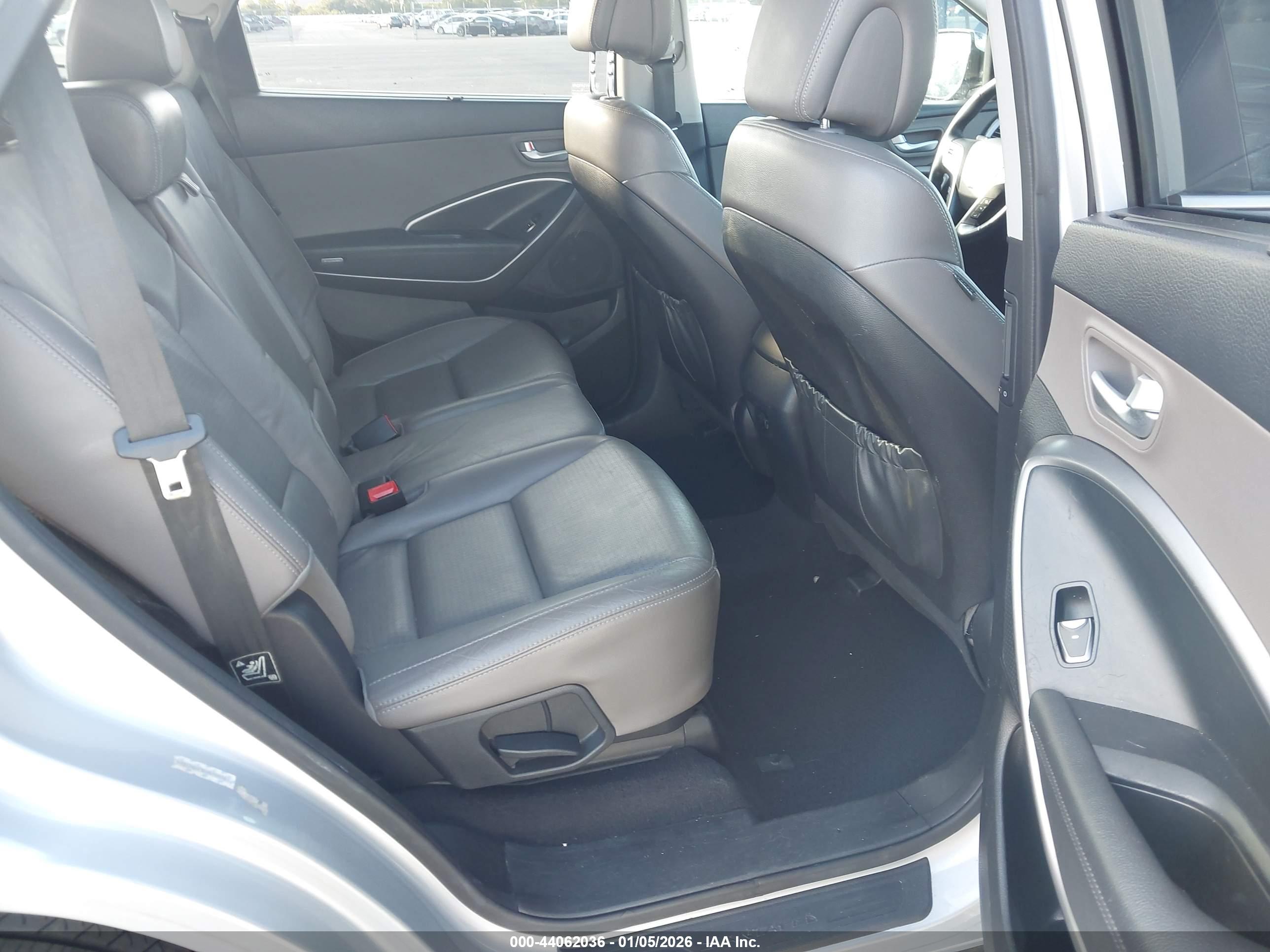 HYUNDAI SANTA image 8