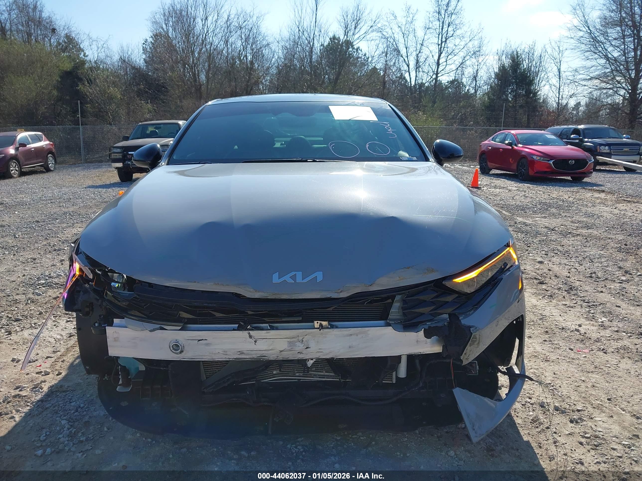 KIA K5 image 6