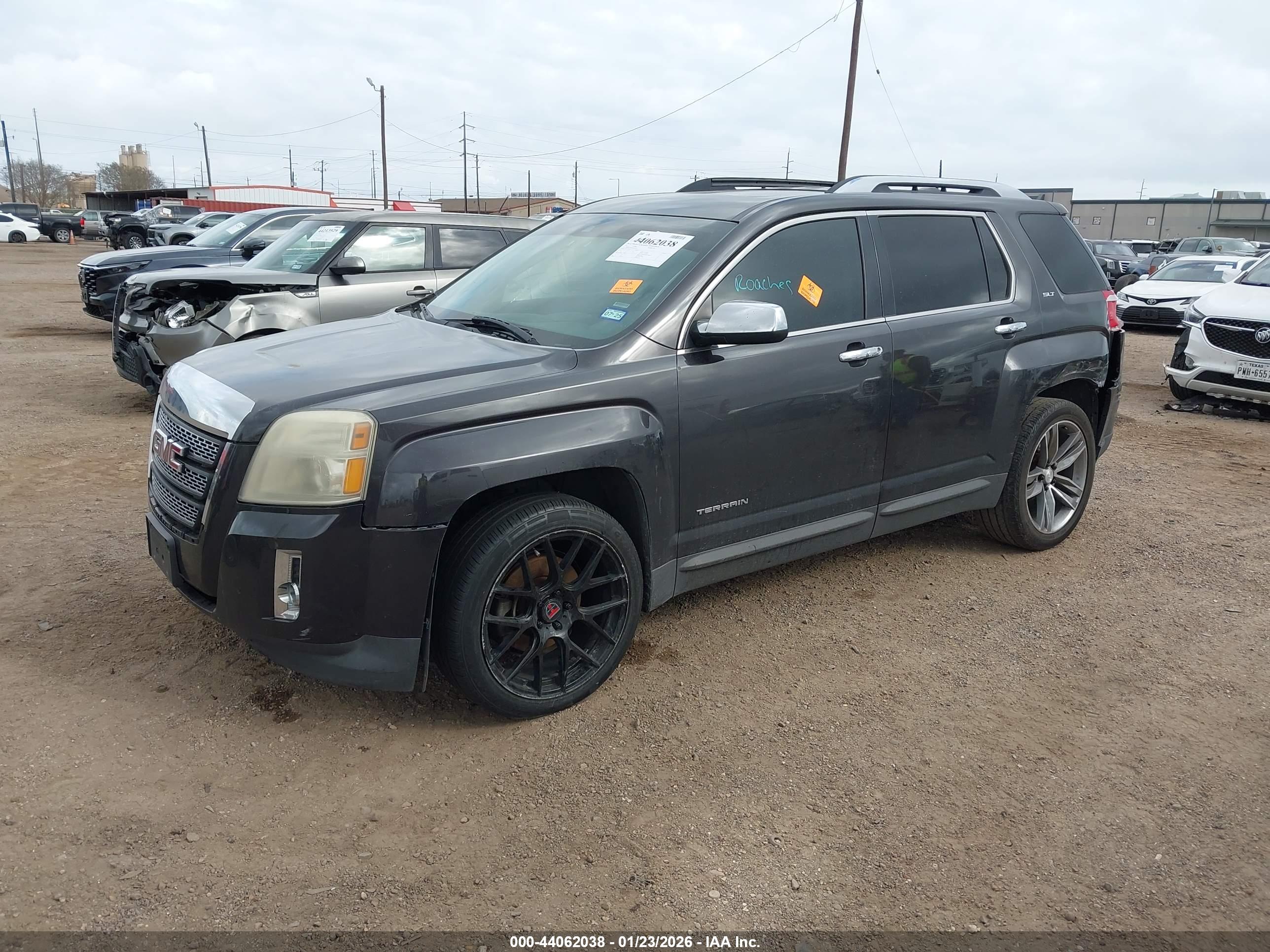 GMC TERRAIN image 2