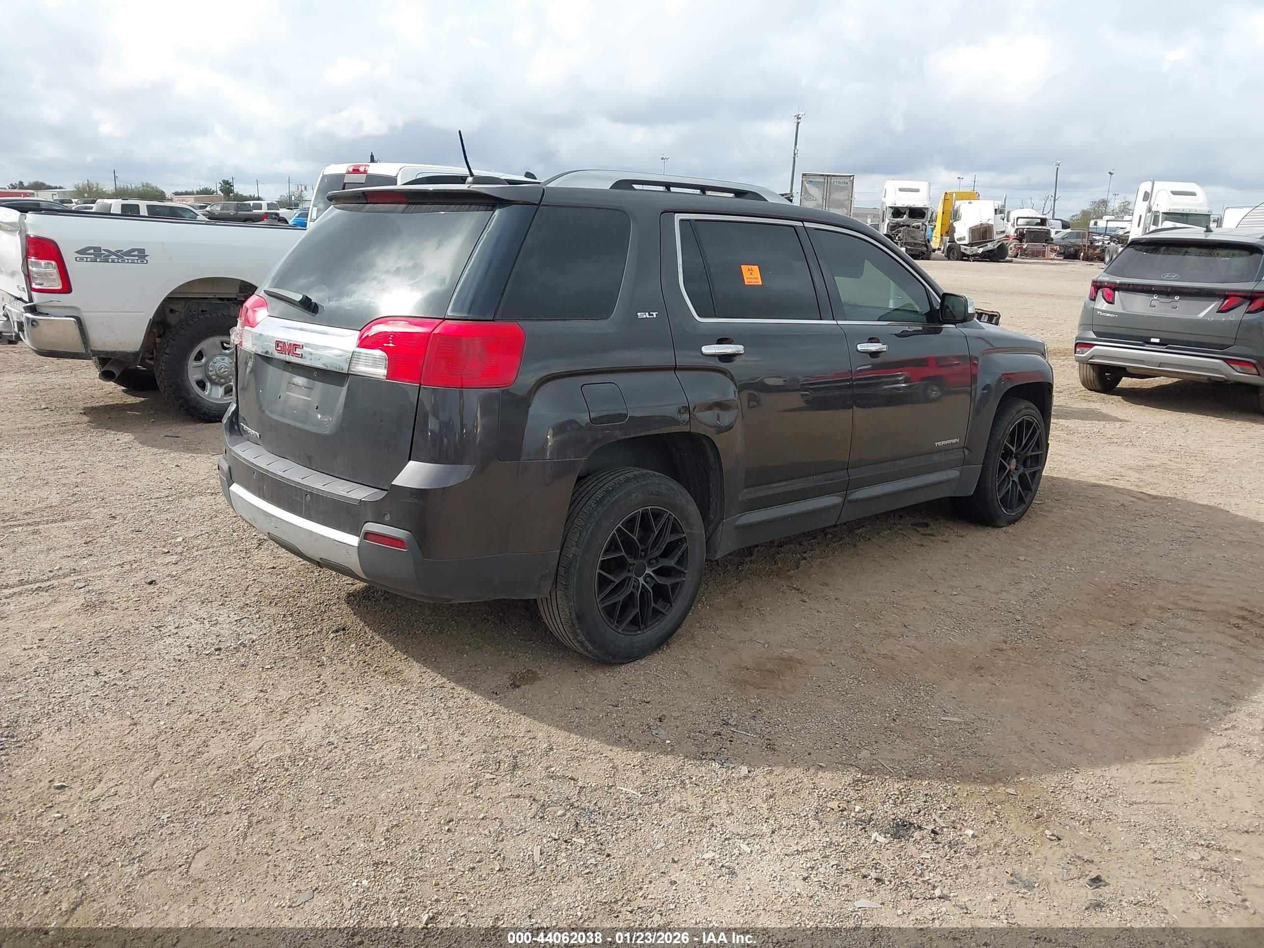 GMC TERRAIN image 4