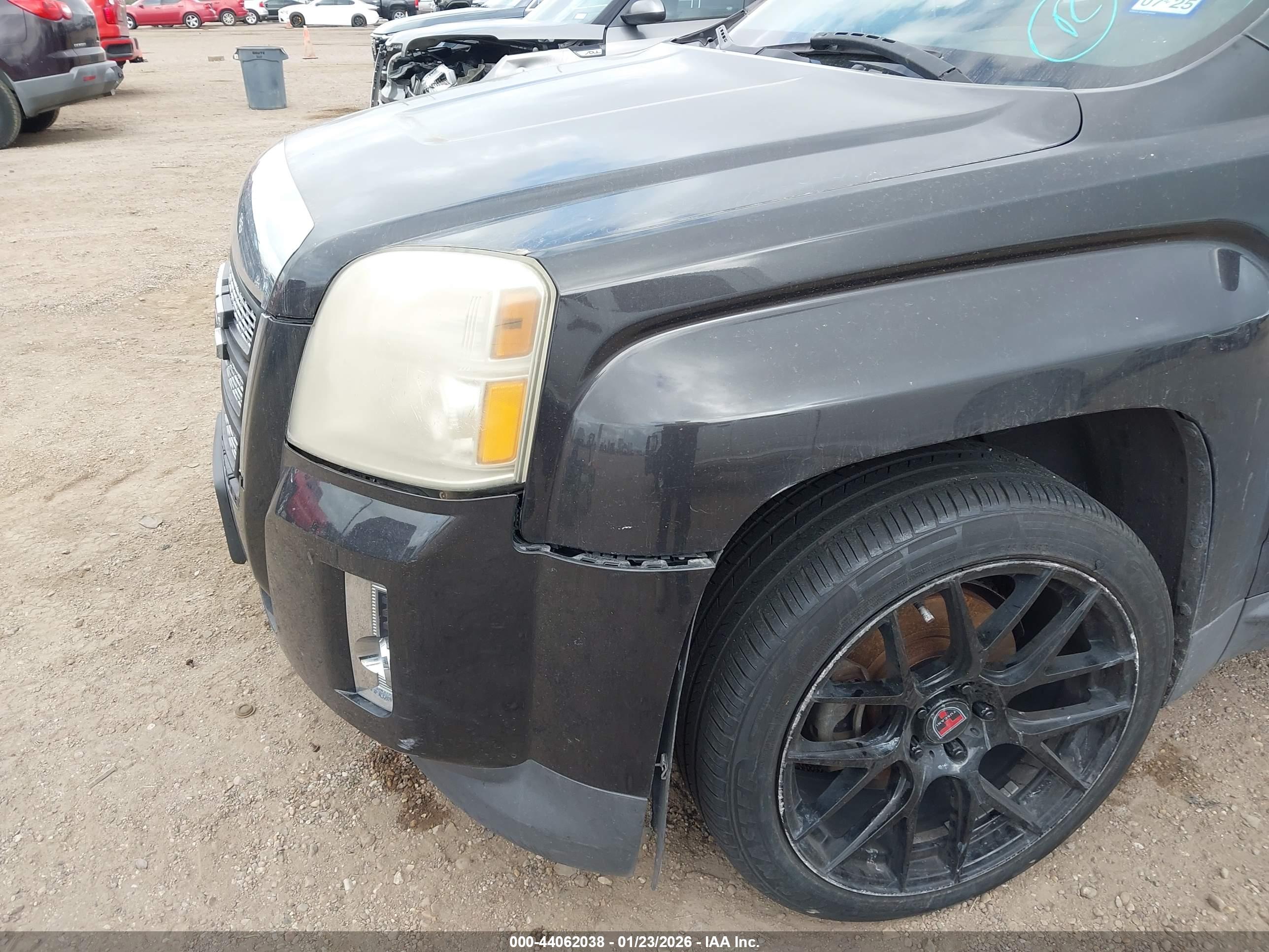 GMC TERRAIN image 6