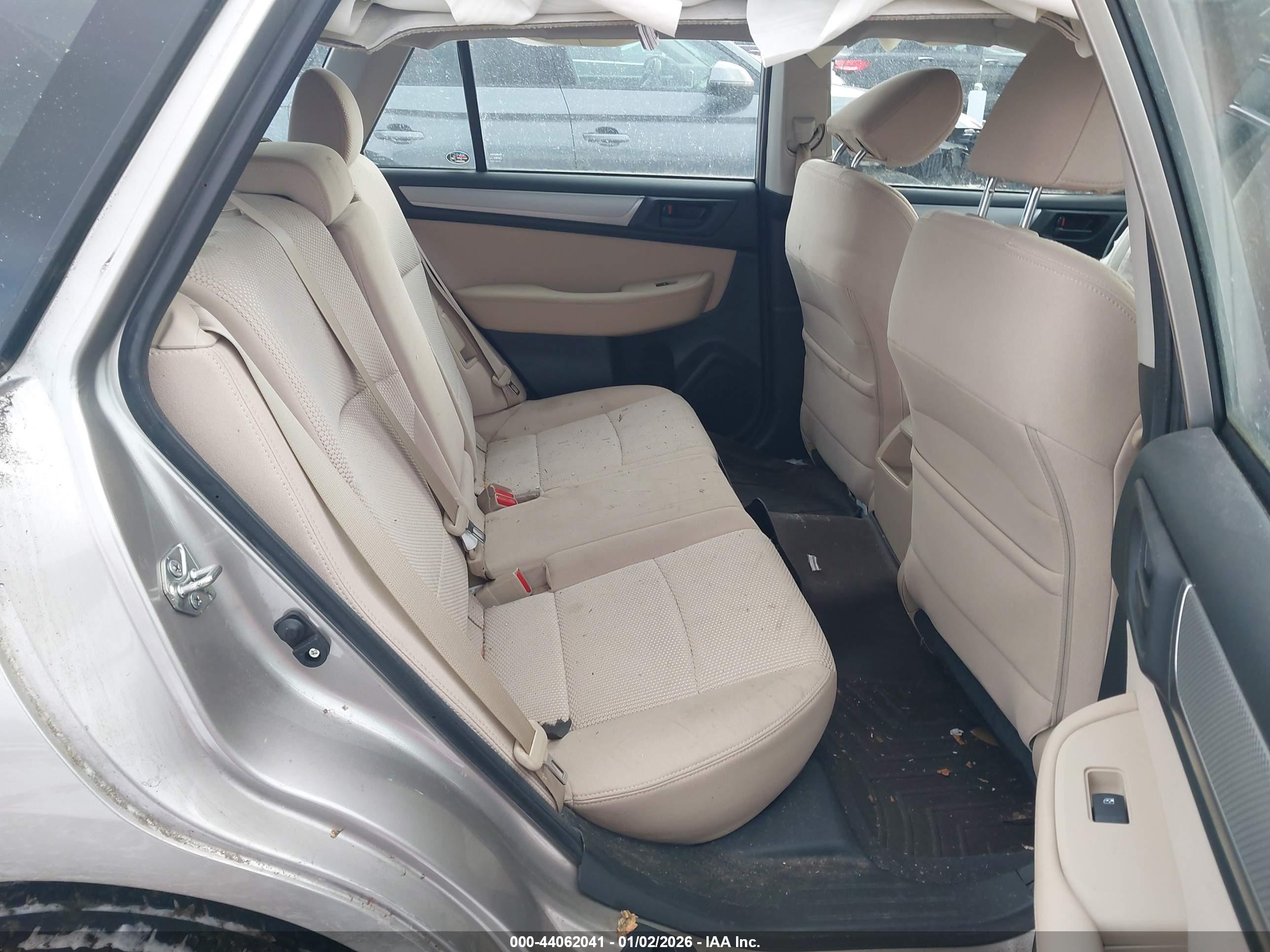 SUBARU OUTBACK image 8