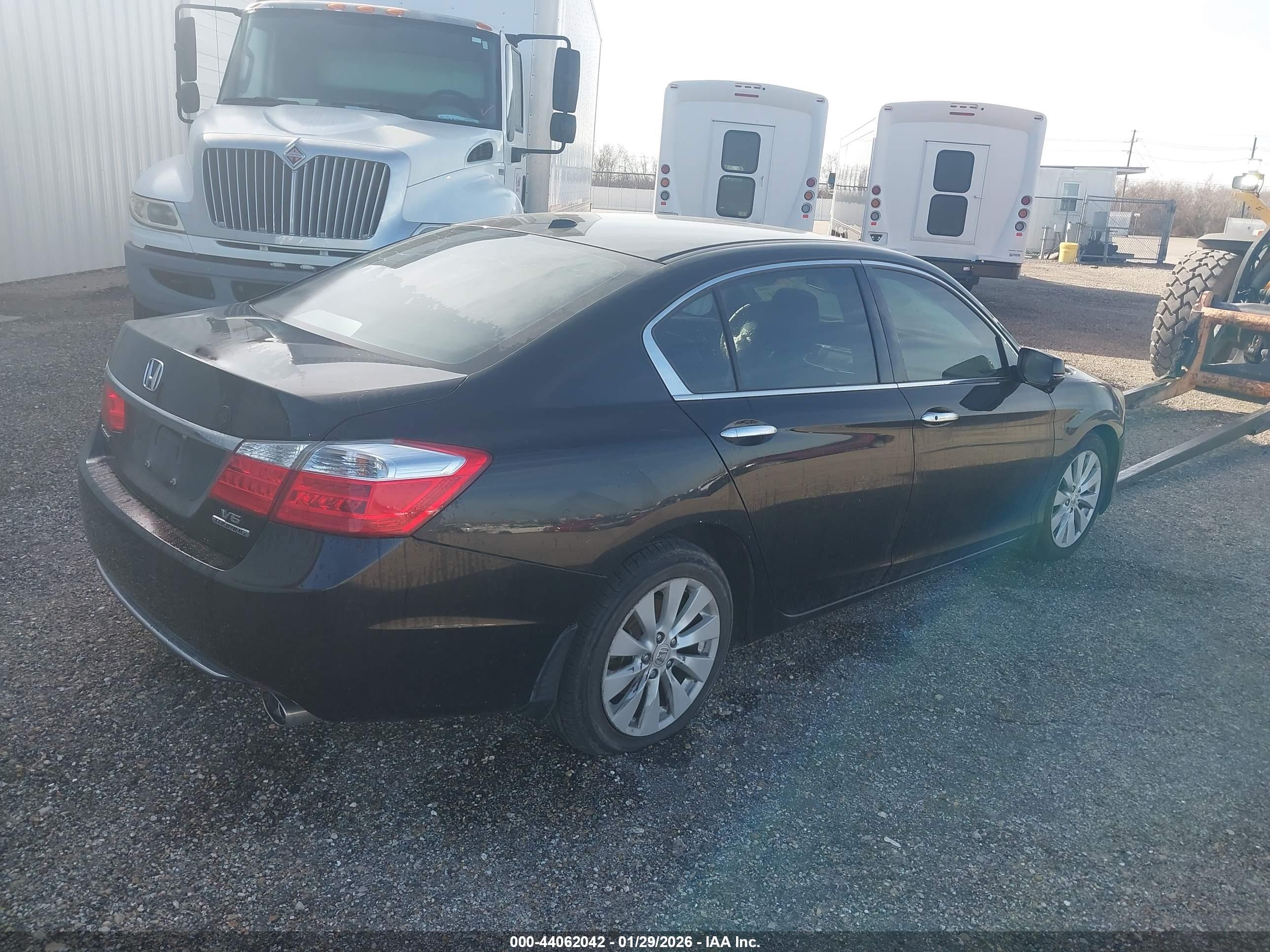 HONDA ACCORD image 4