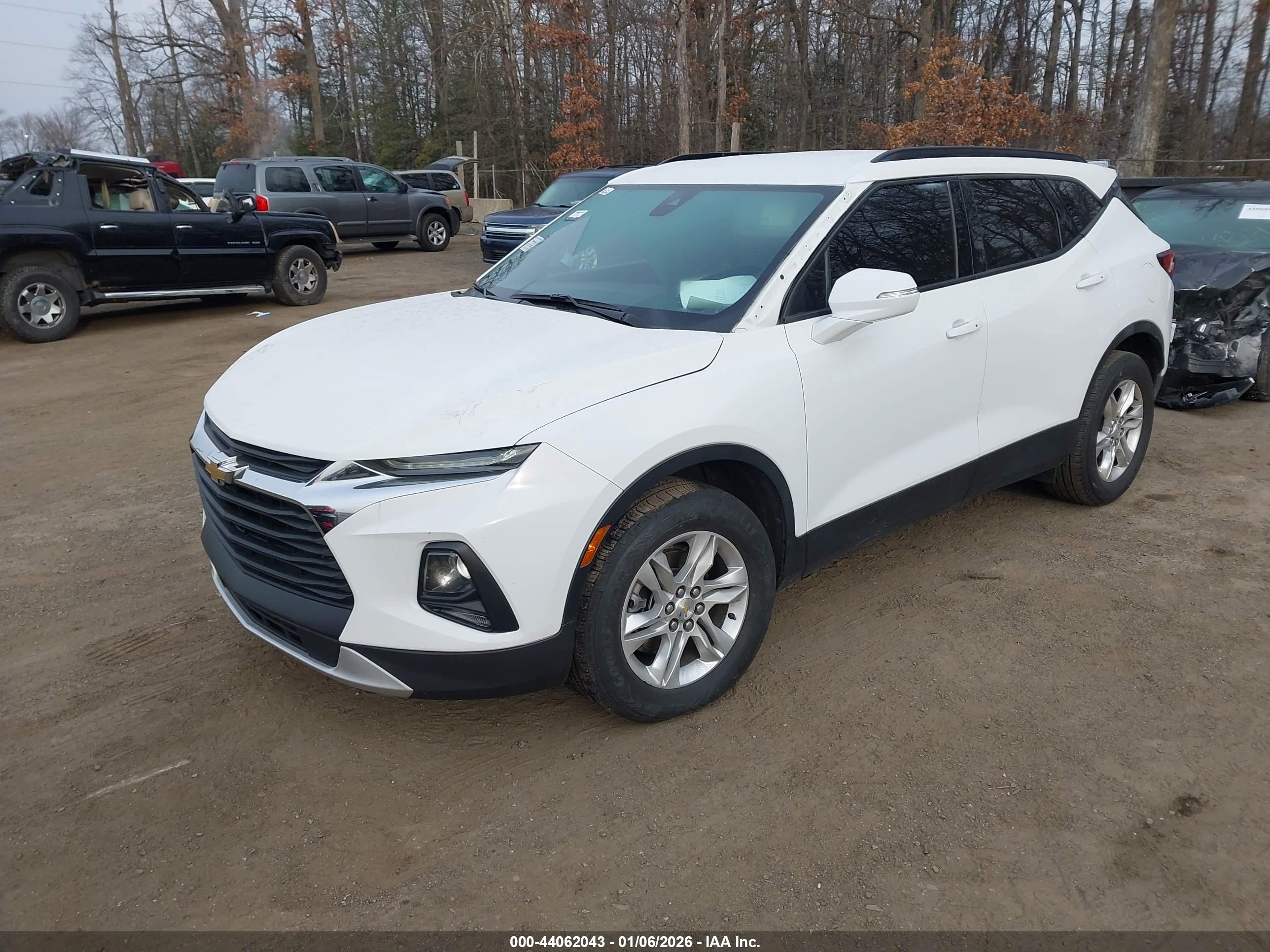 CHEVROLET BLAZER image 2