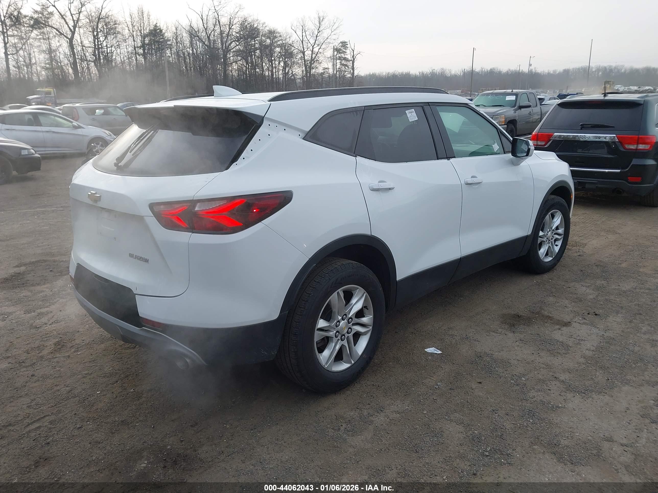 CHEVROLET BLAZER image 4