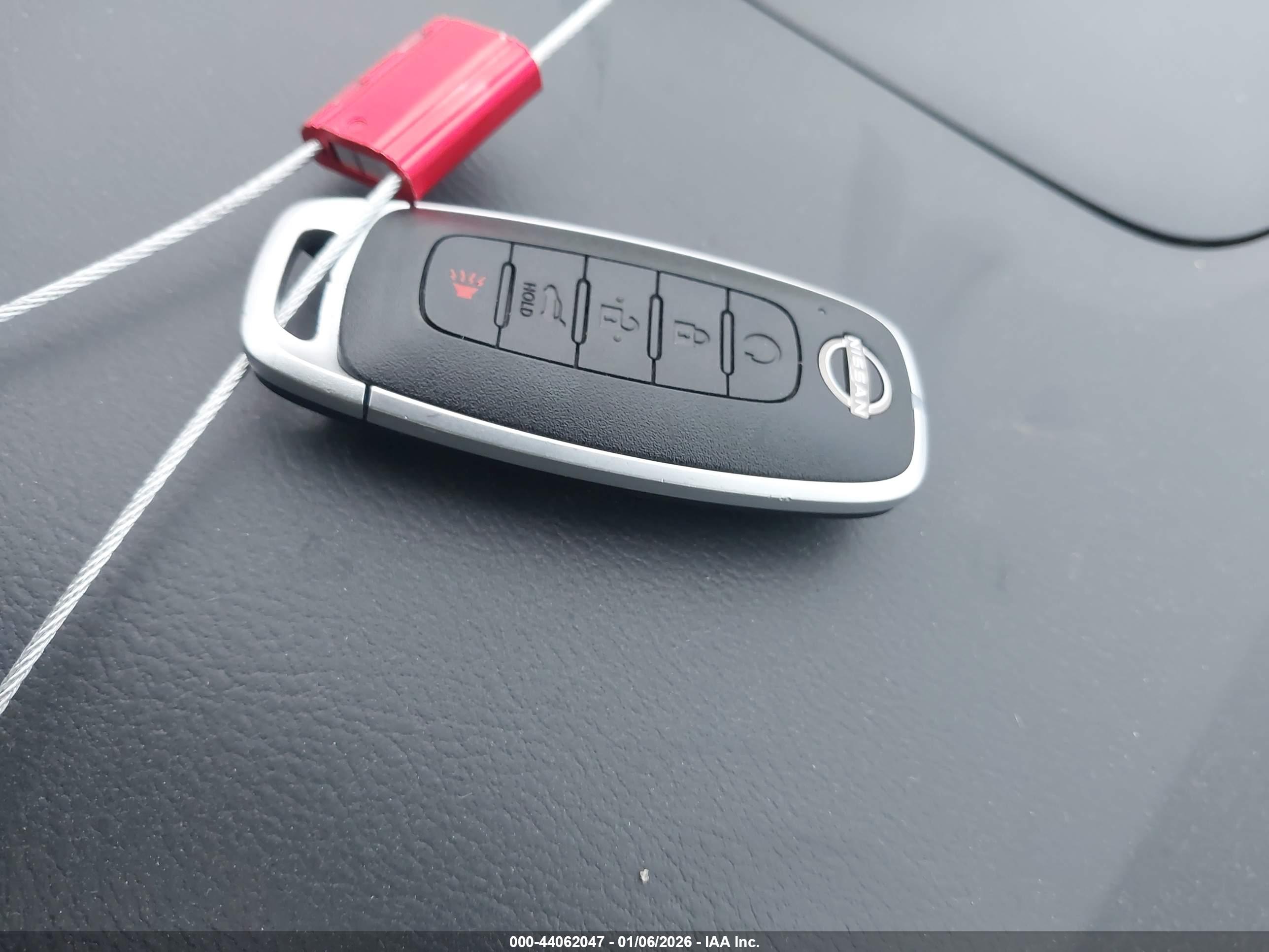 NISSAN ROGUE image 11