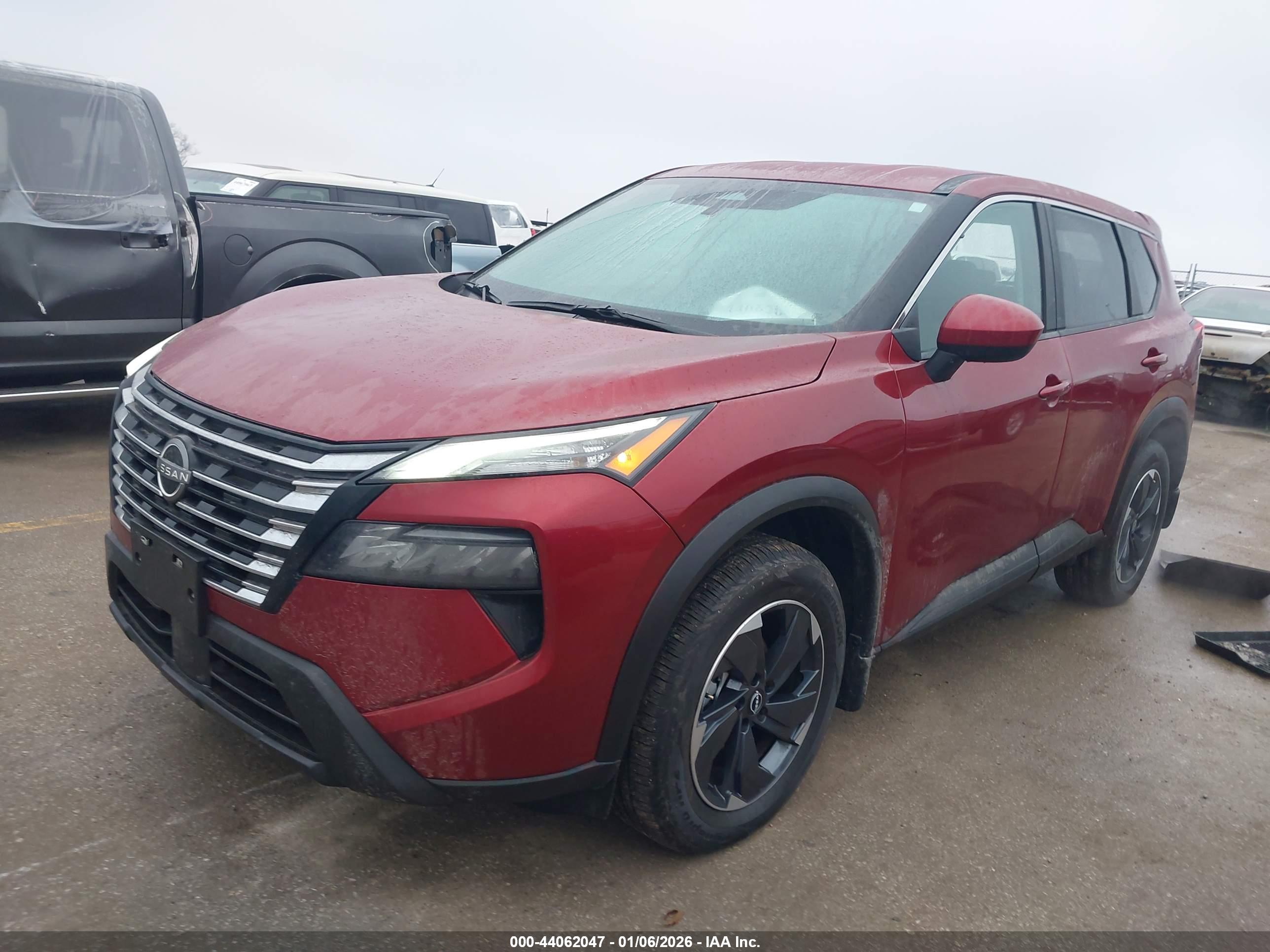 NISSAN ROGUE image 2