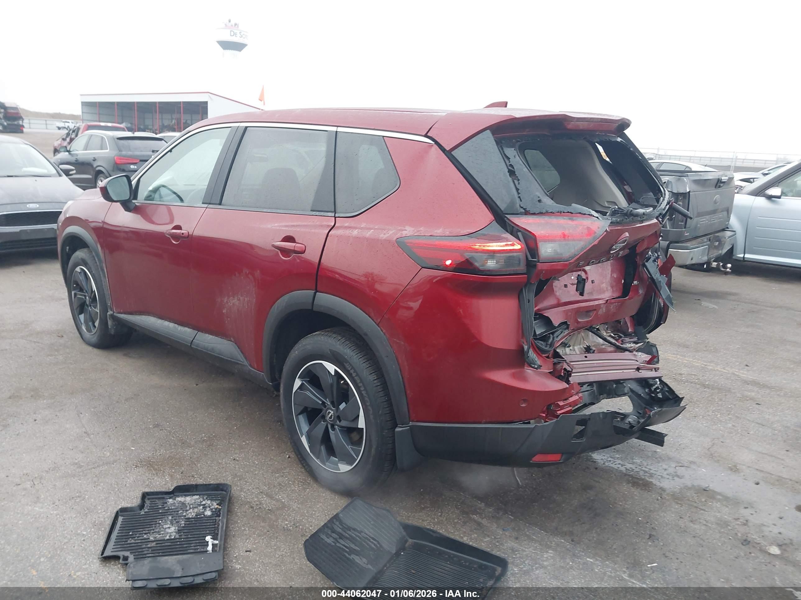 NISSAN ROGUE image 3