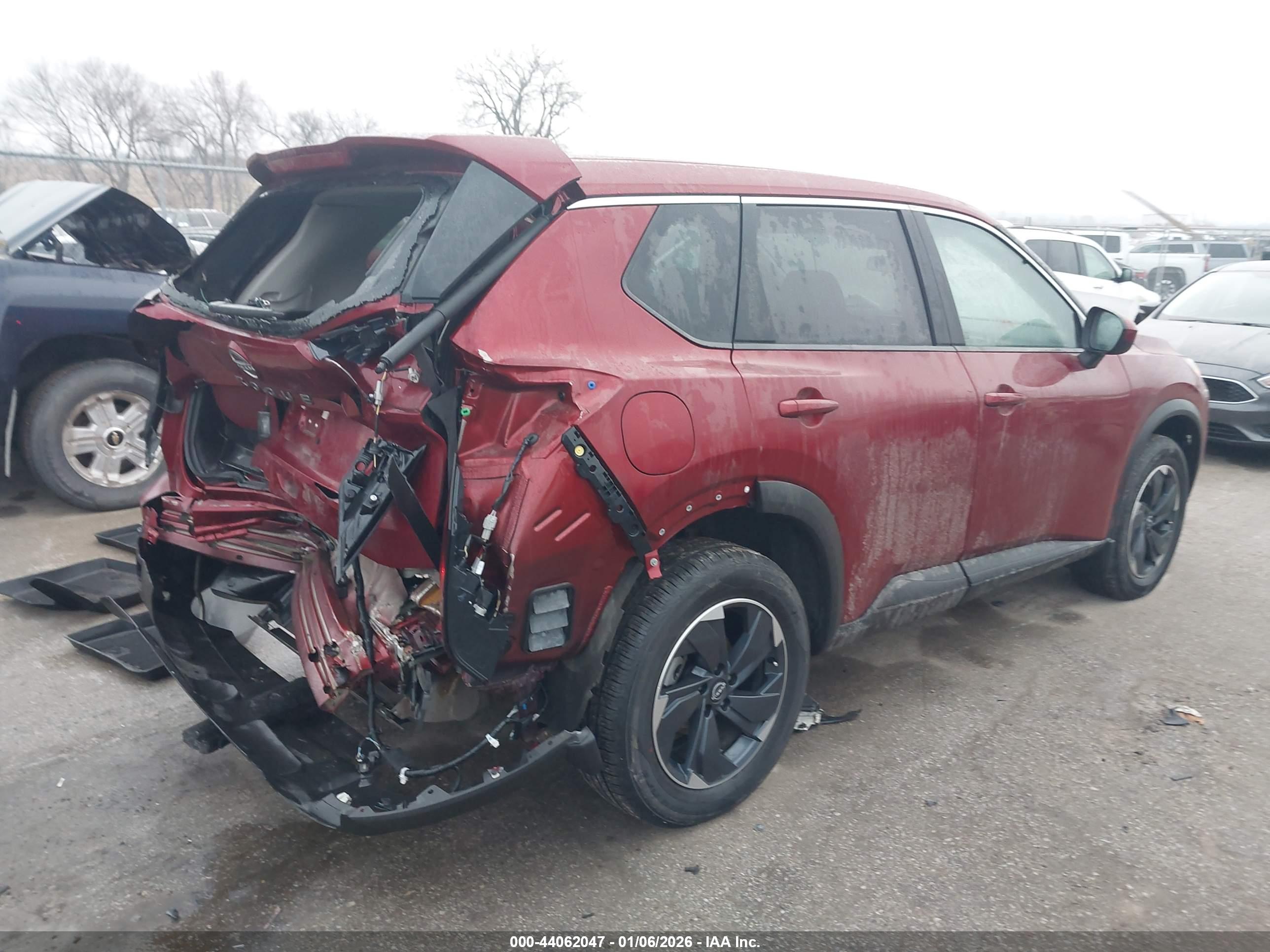 NISSAN ROGUE image 4