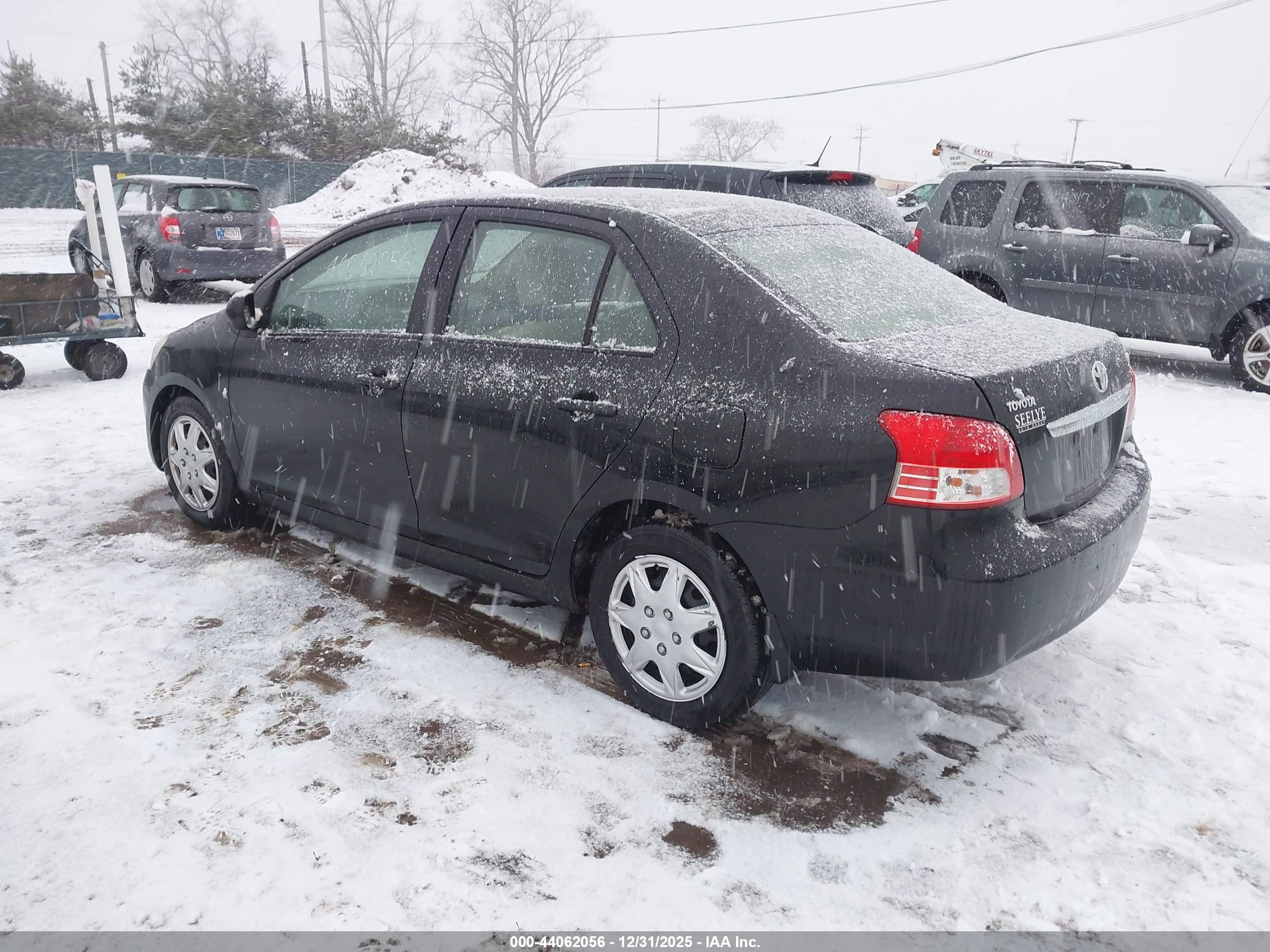 TOYOTA YARIS image 3