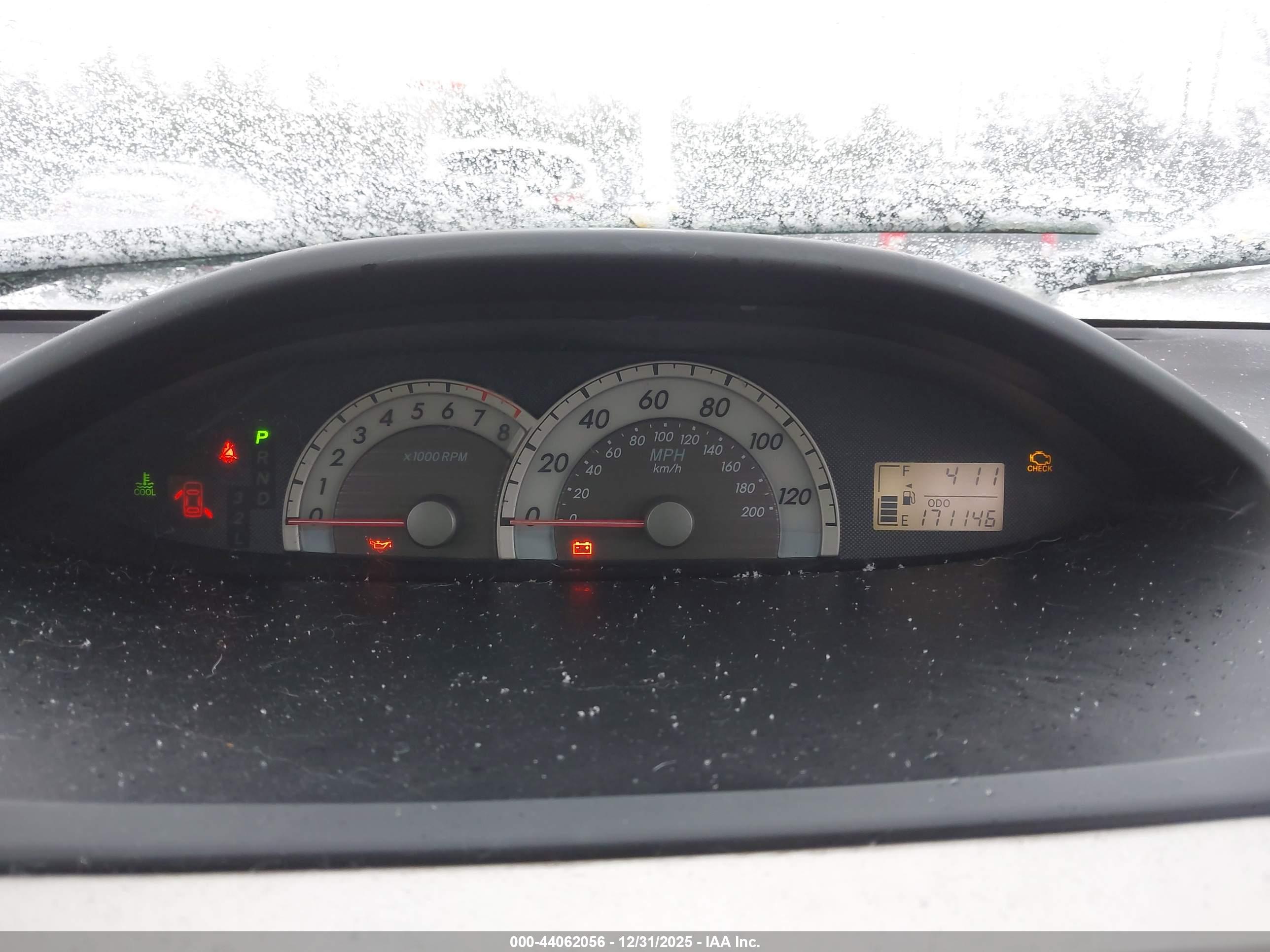 TOYOTA YARIS image 7