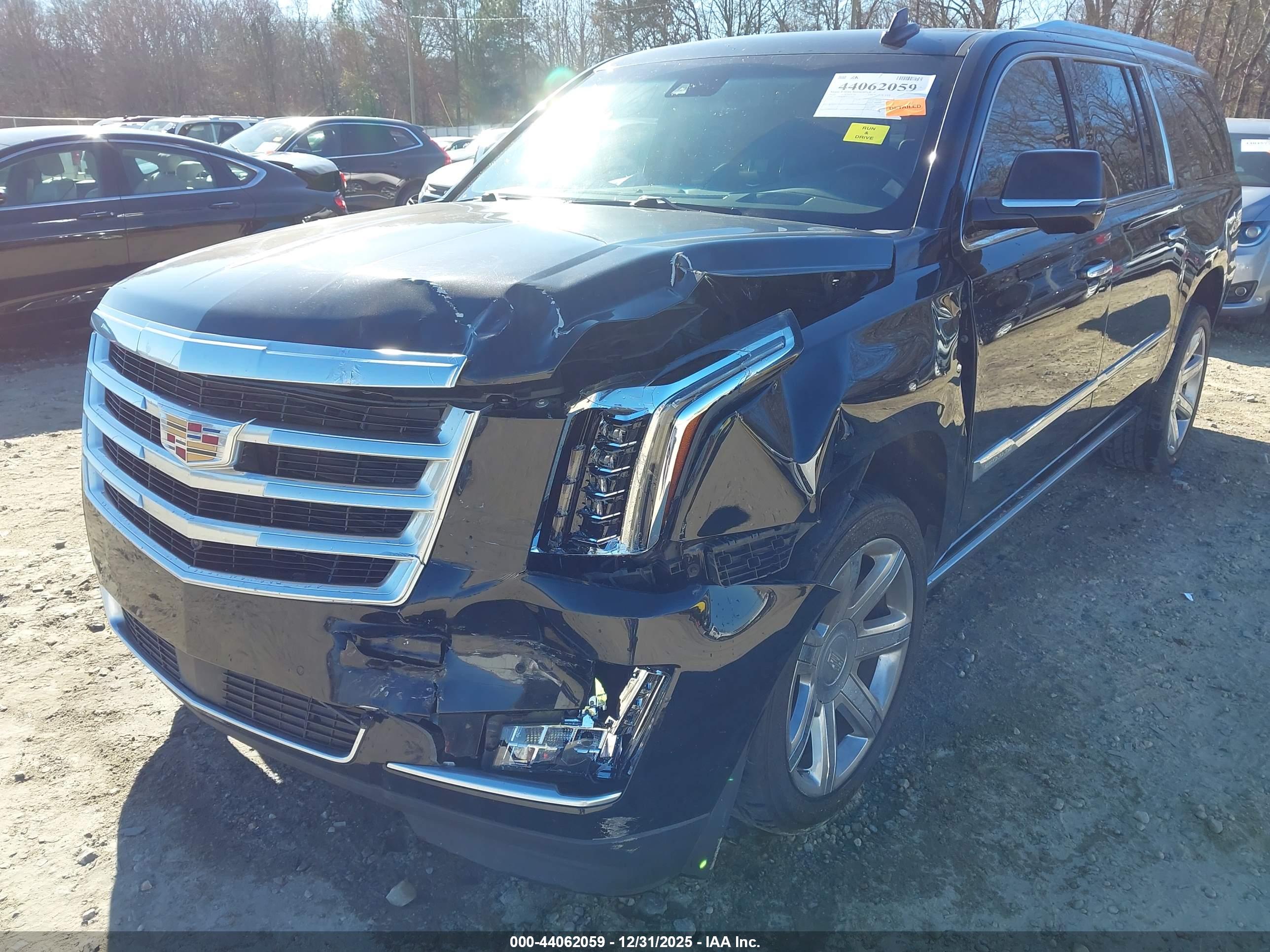 CADILLAC ESCALADE image 6