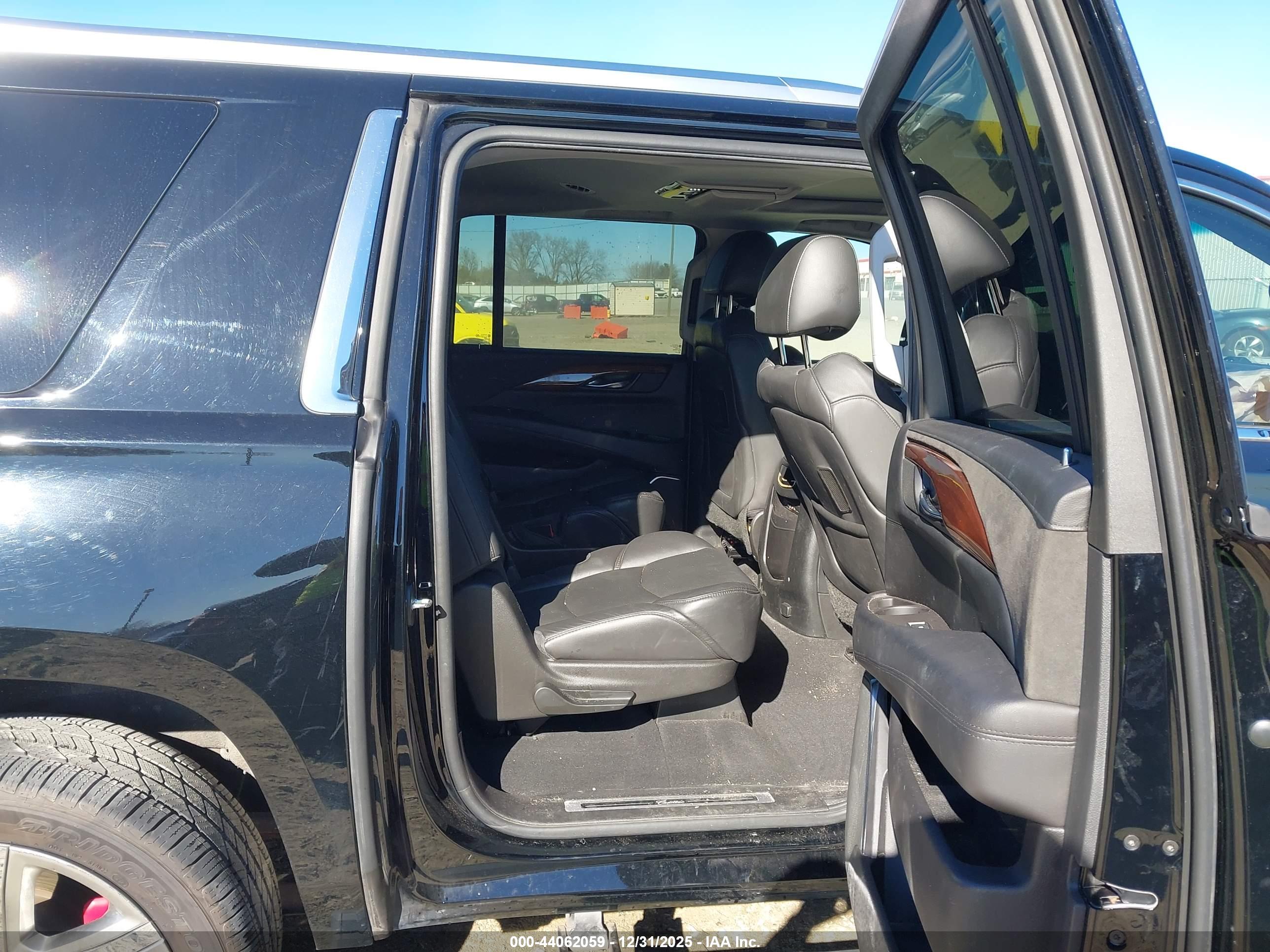 CADILLAC ESCALADE image 8