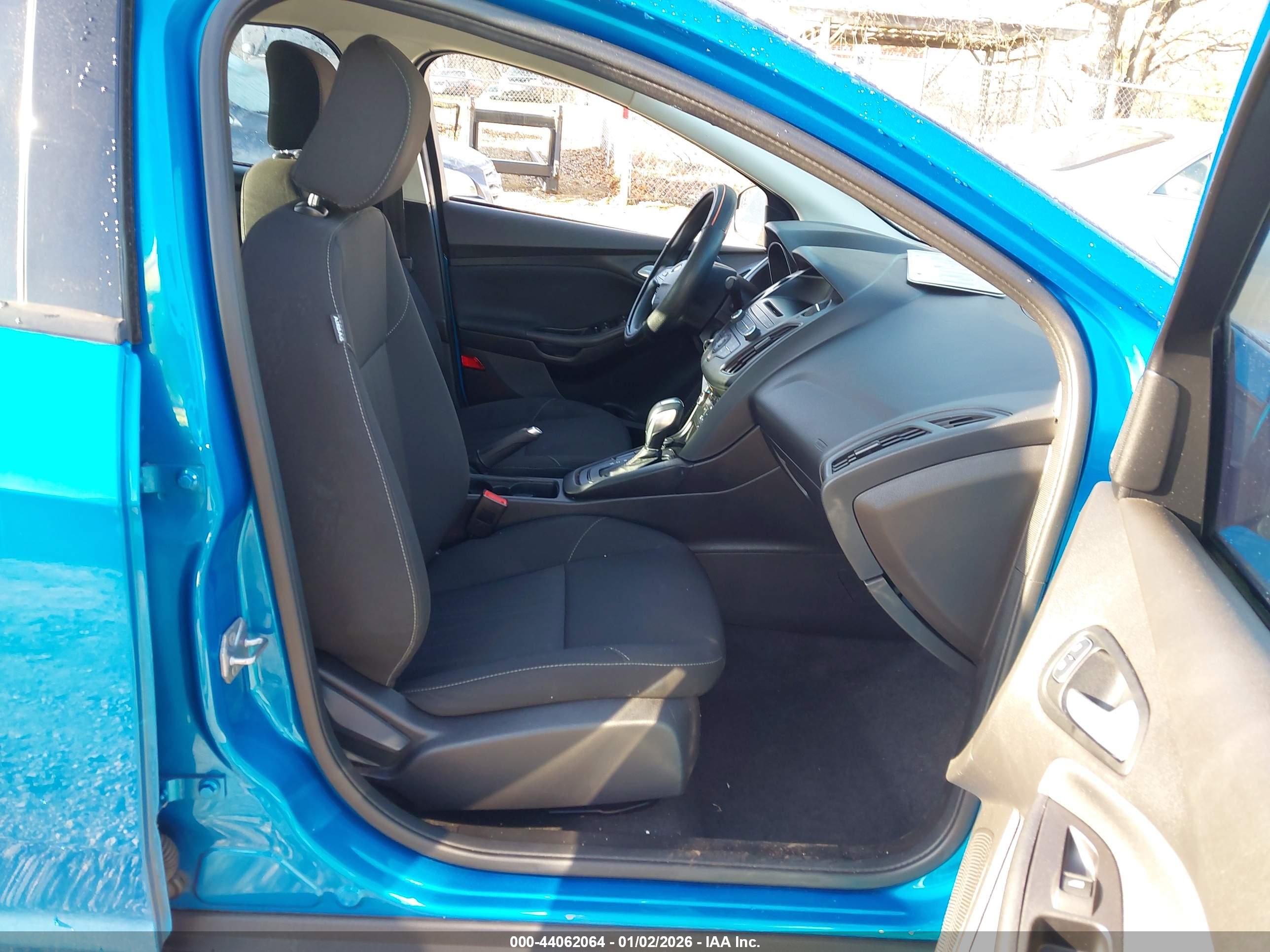 FORD FOCUS image 5