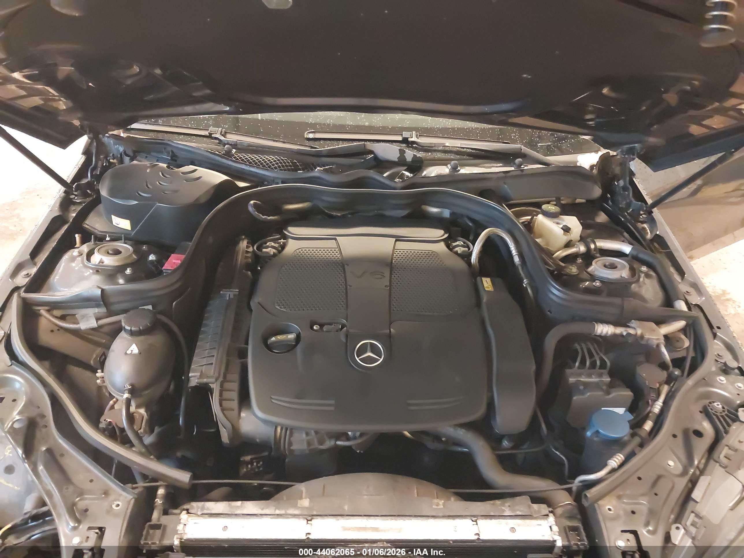 MERCEDES-BENZ E image 10