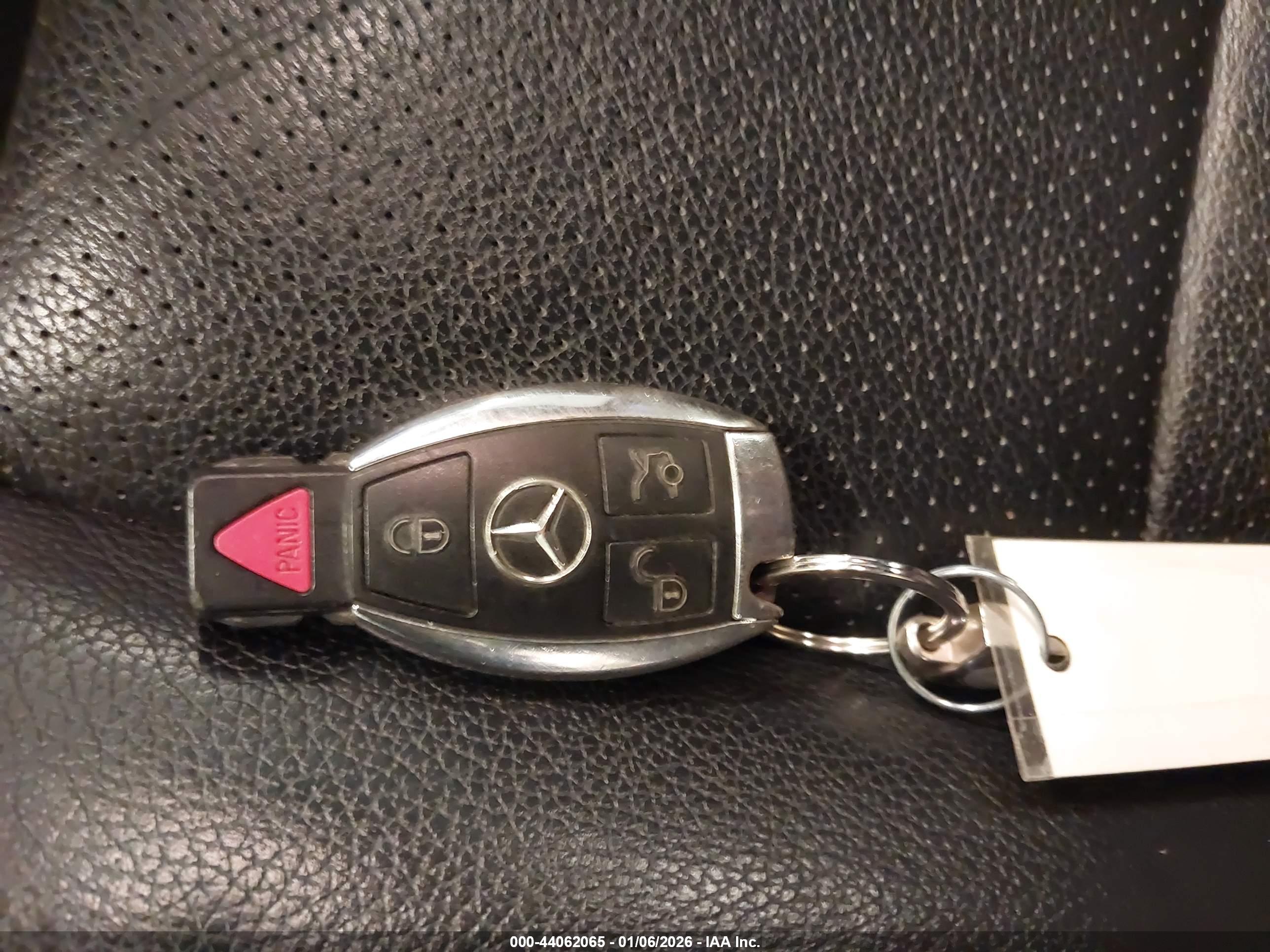 MERCEDES-BENZ E image 11