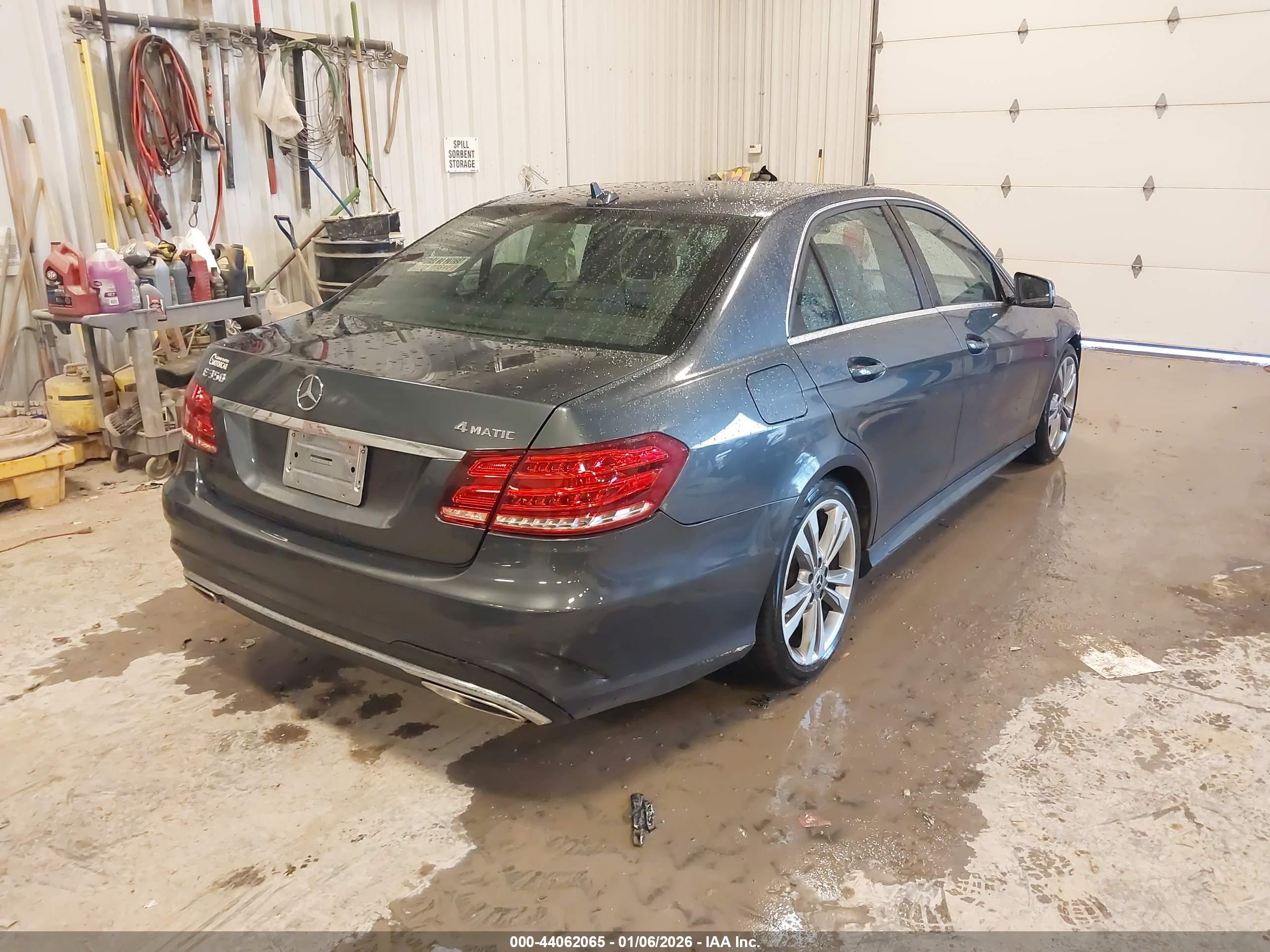MERCEDES-BENZ E image 4