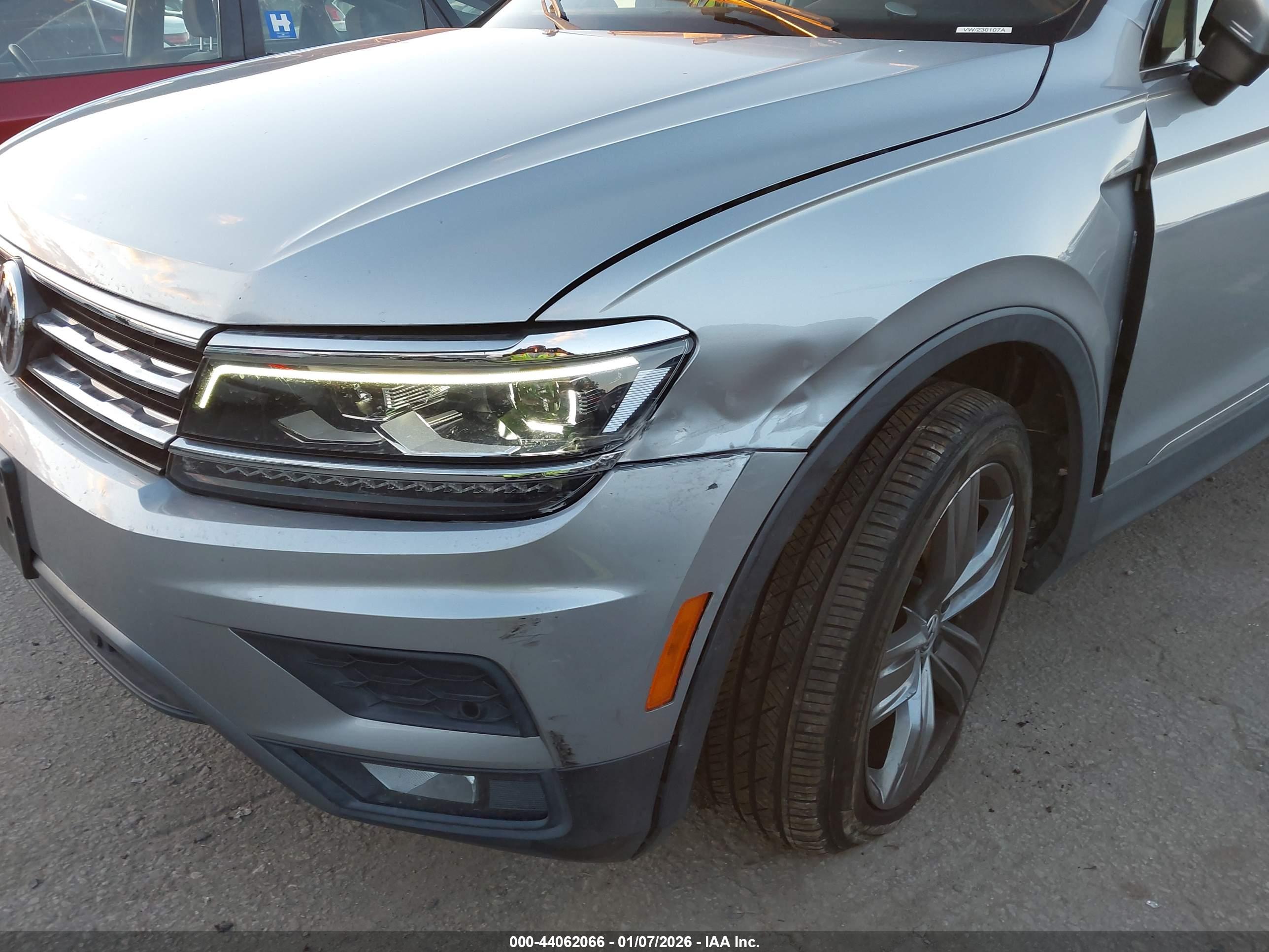 VOLKSWAGEN TIGUAN image 6