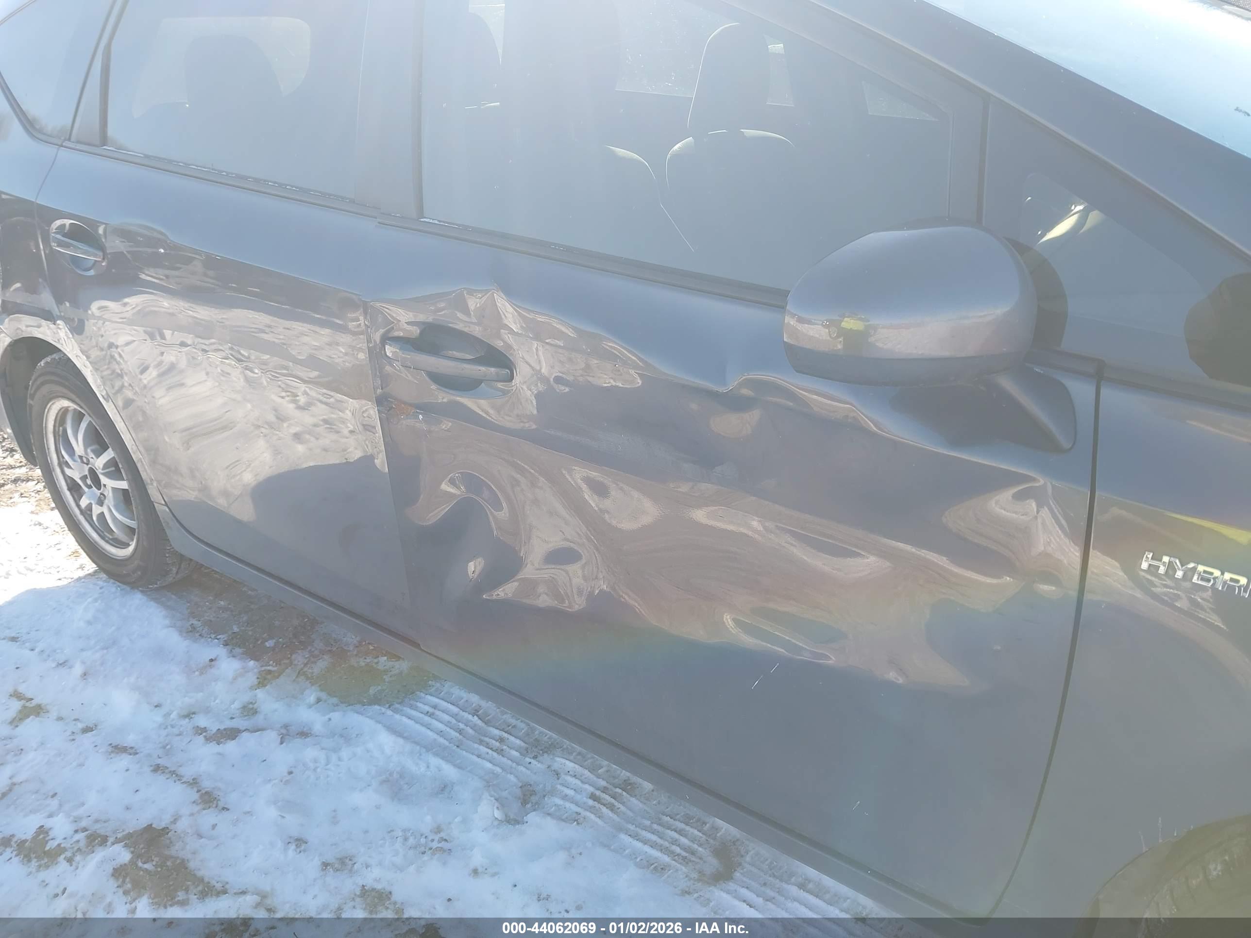 TOYOTA PRIUS image 6
