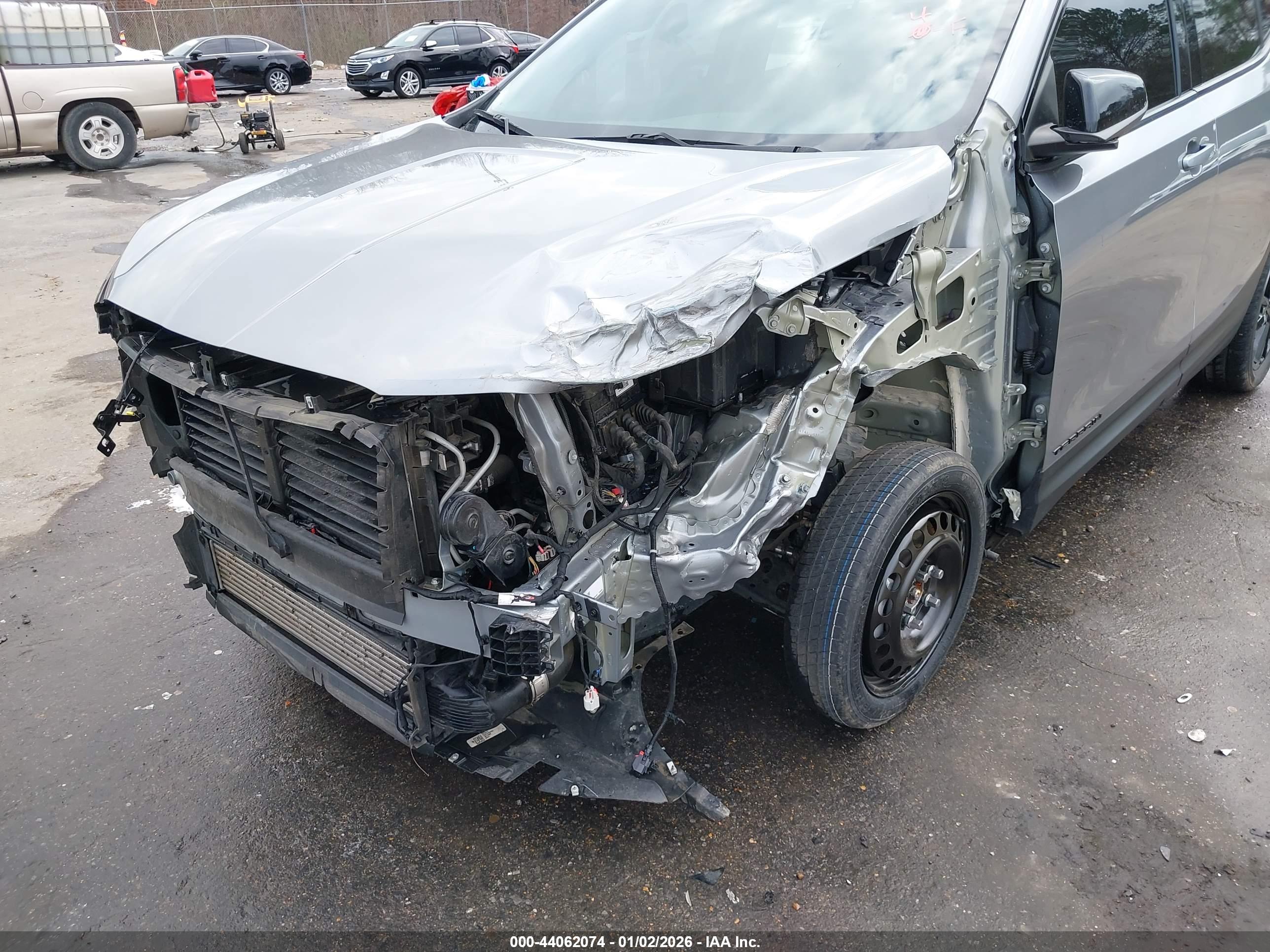 GMC TERRAIN image 6