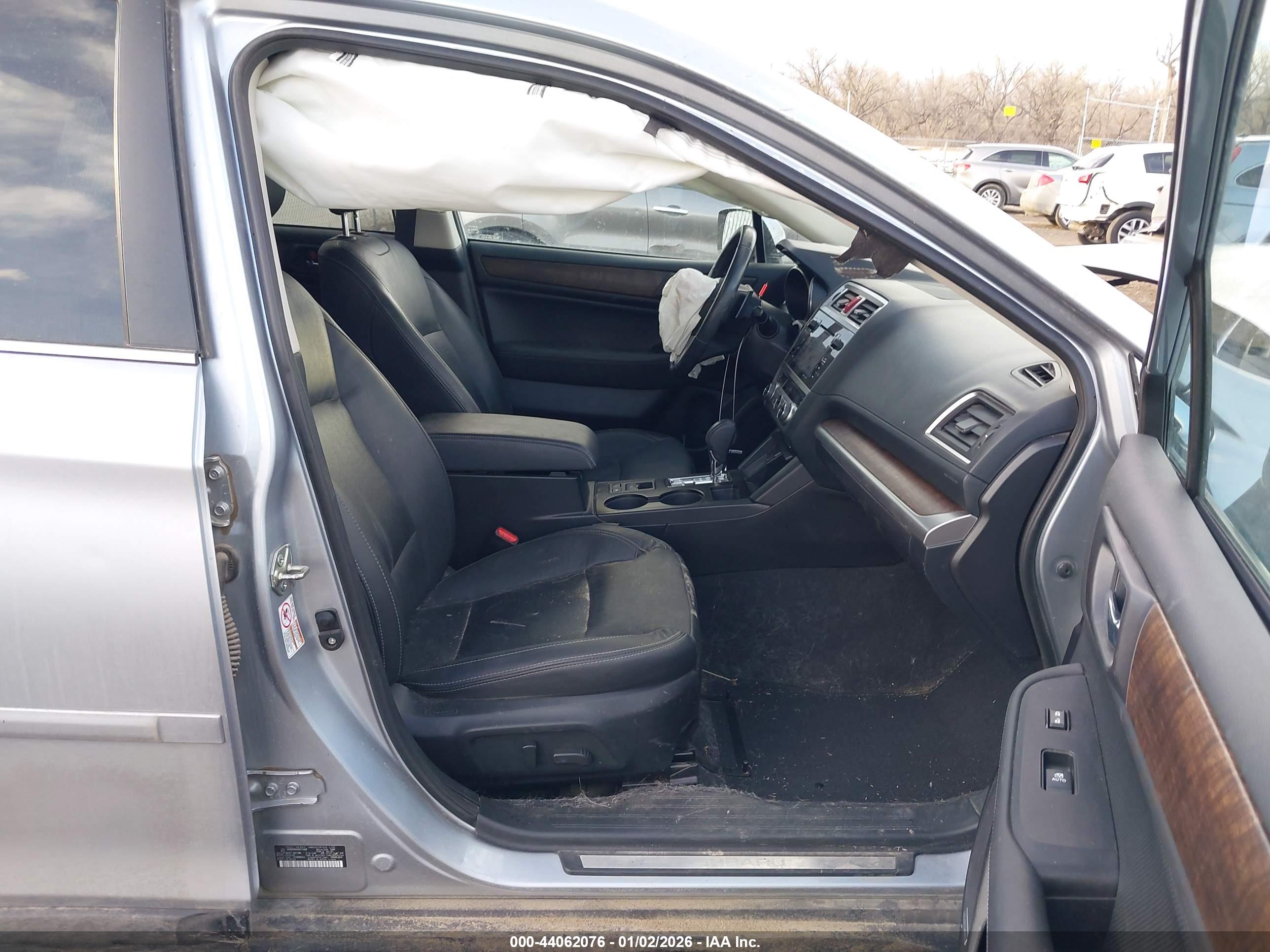 SUBARU OUTBACK image 5