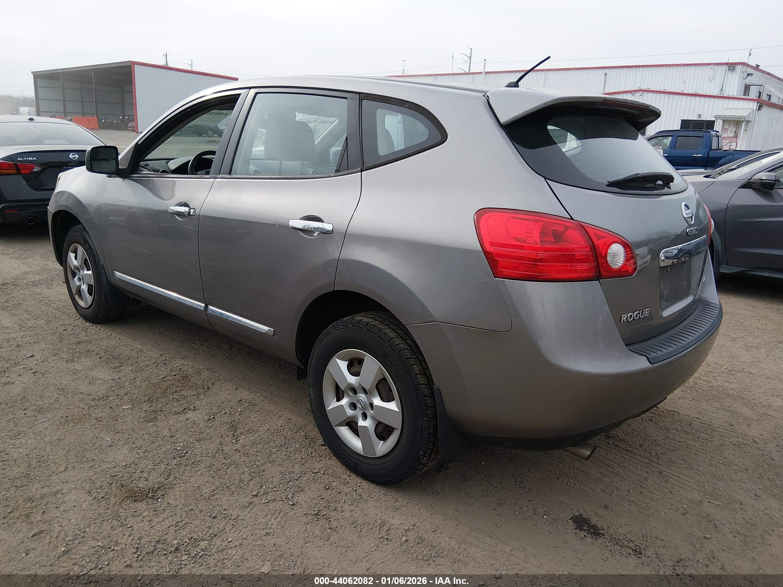 NISSAN ROGUE image 3