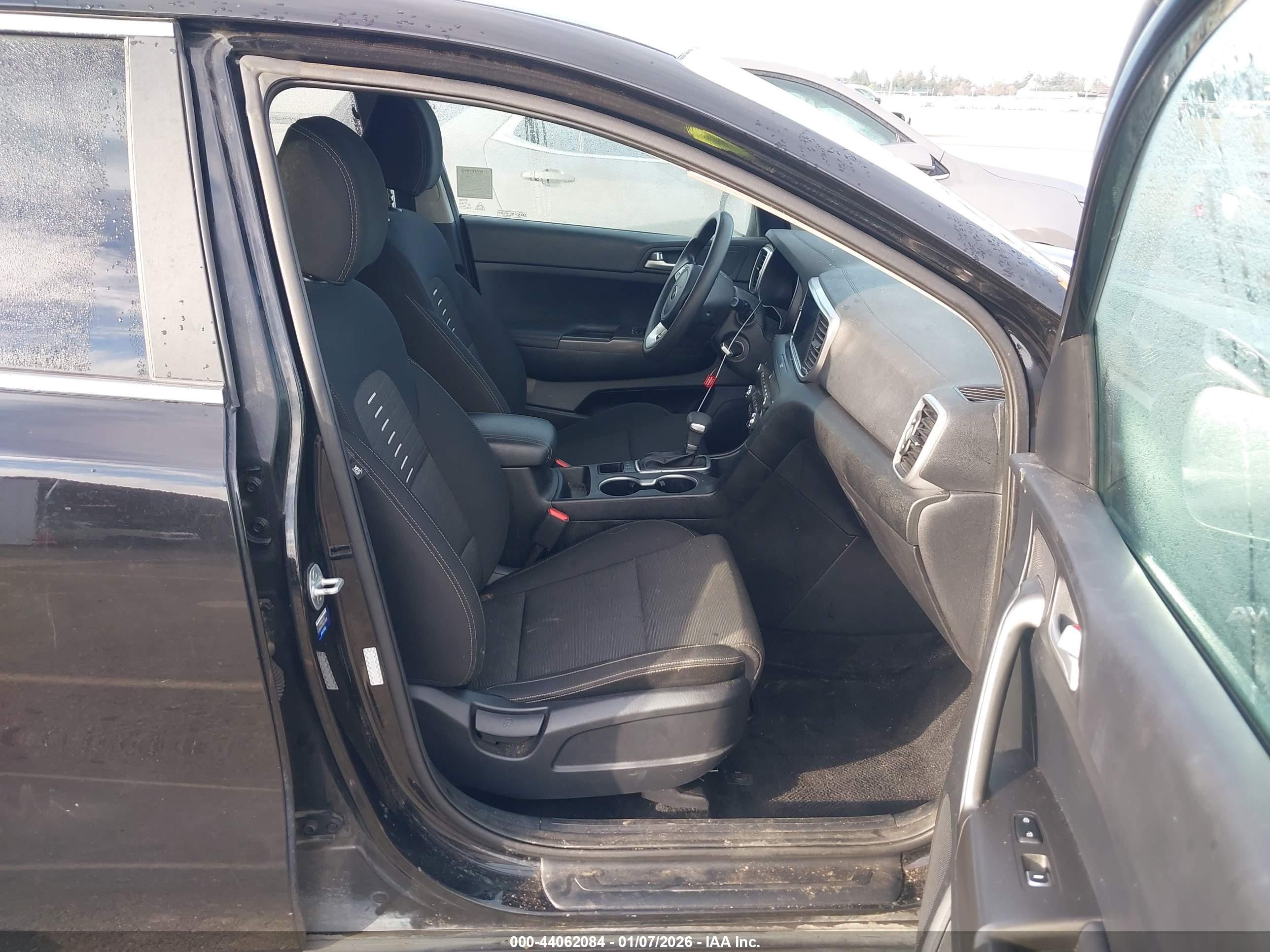 KIA SPORTAGE image 5