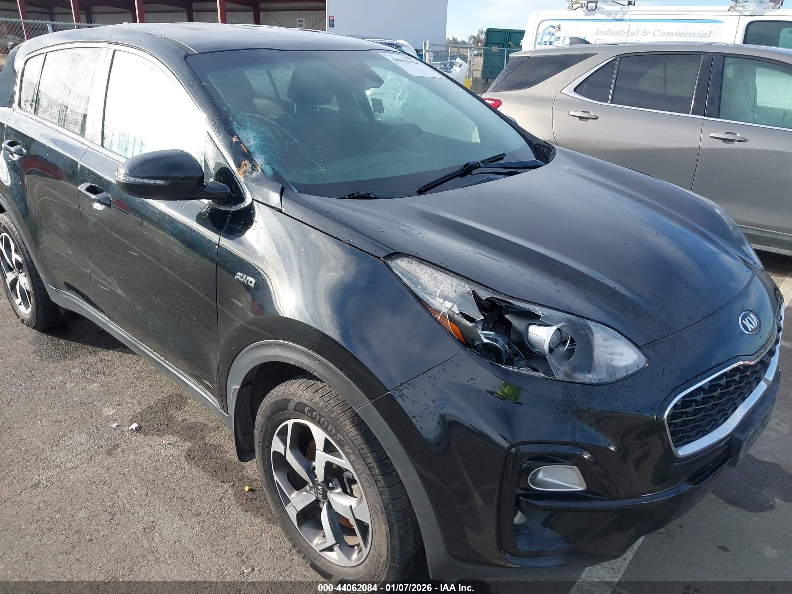 KIA SPORTAGE image 6