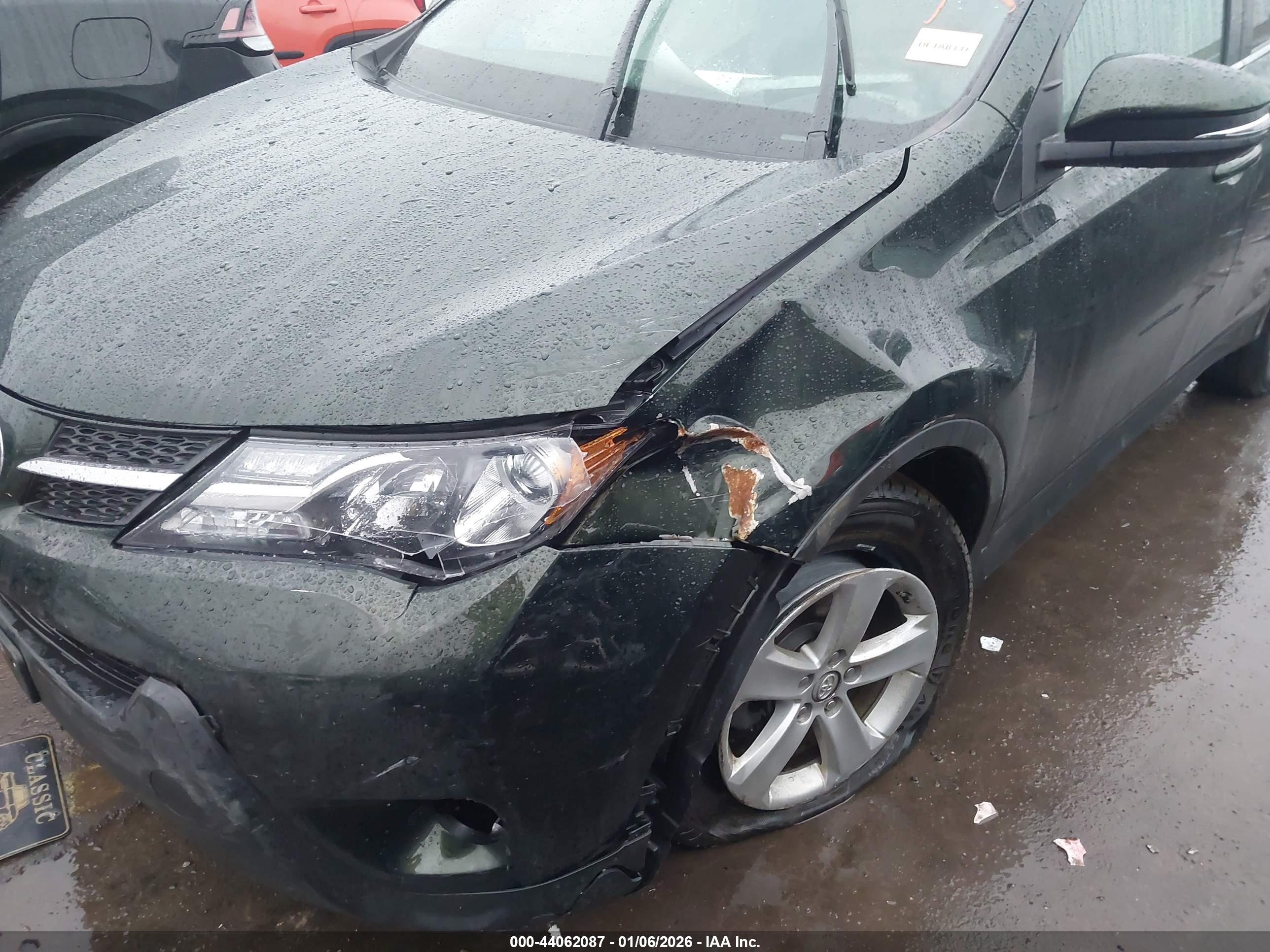 TOYOTA RAV4 image 6