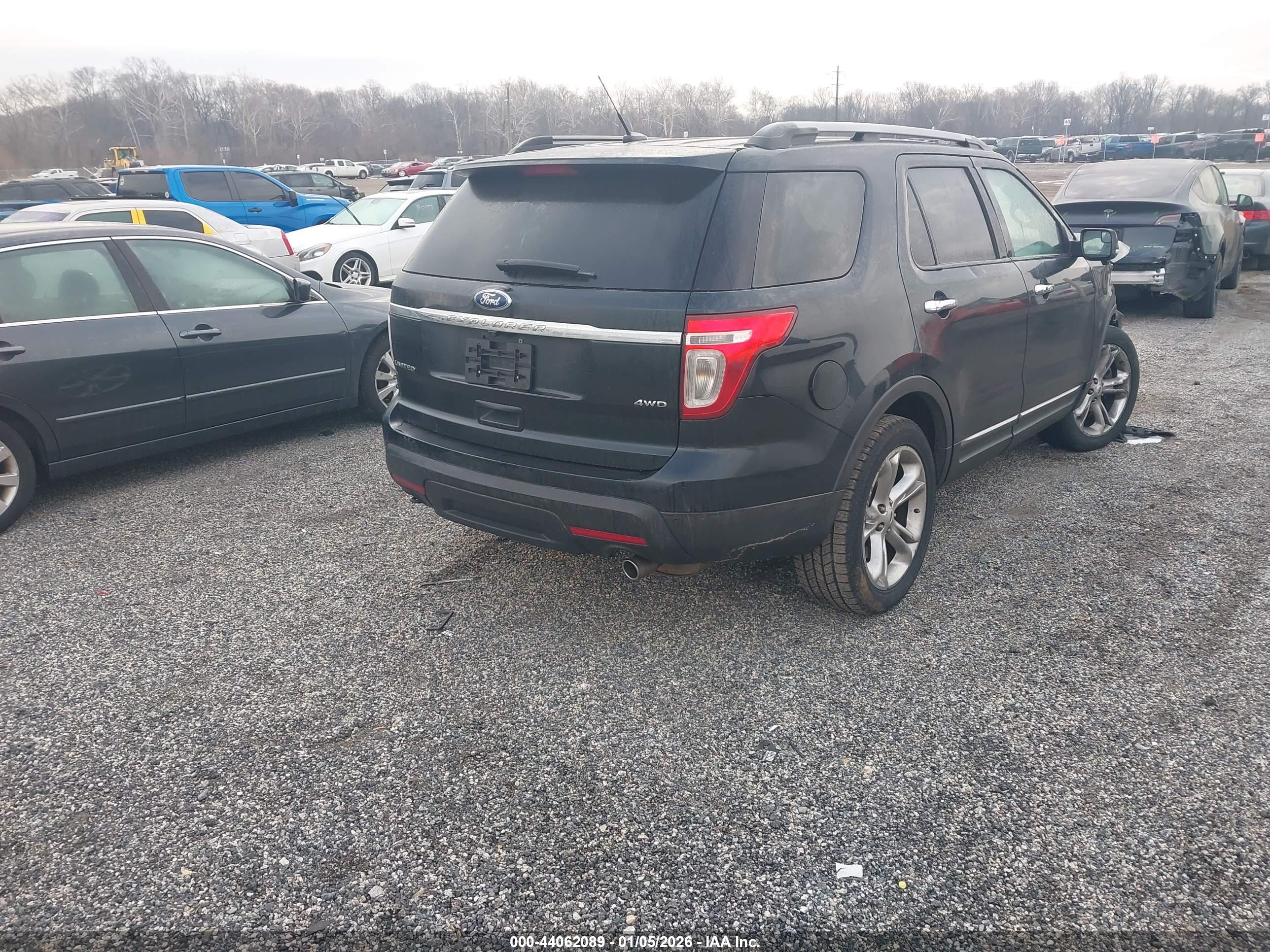 FORD EXPLORER image 4