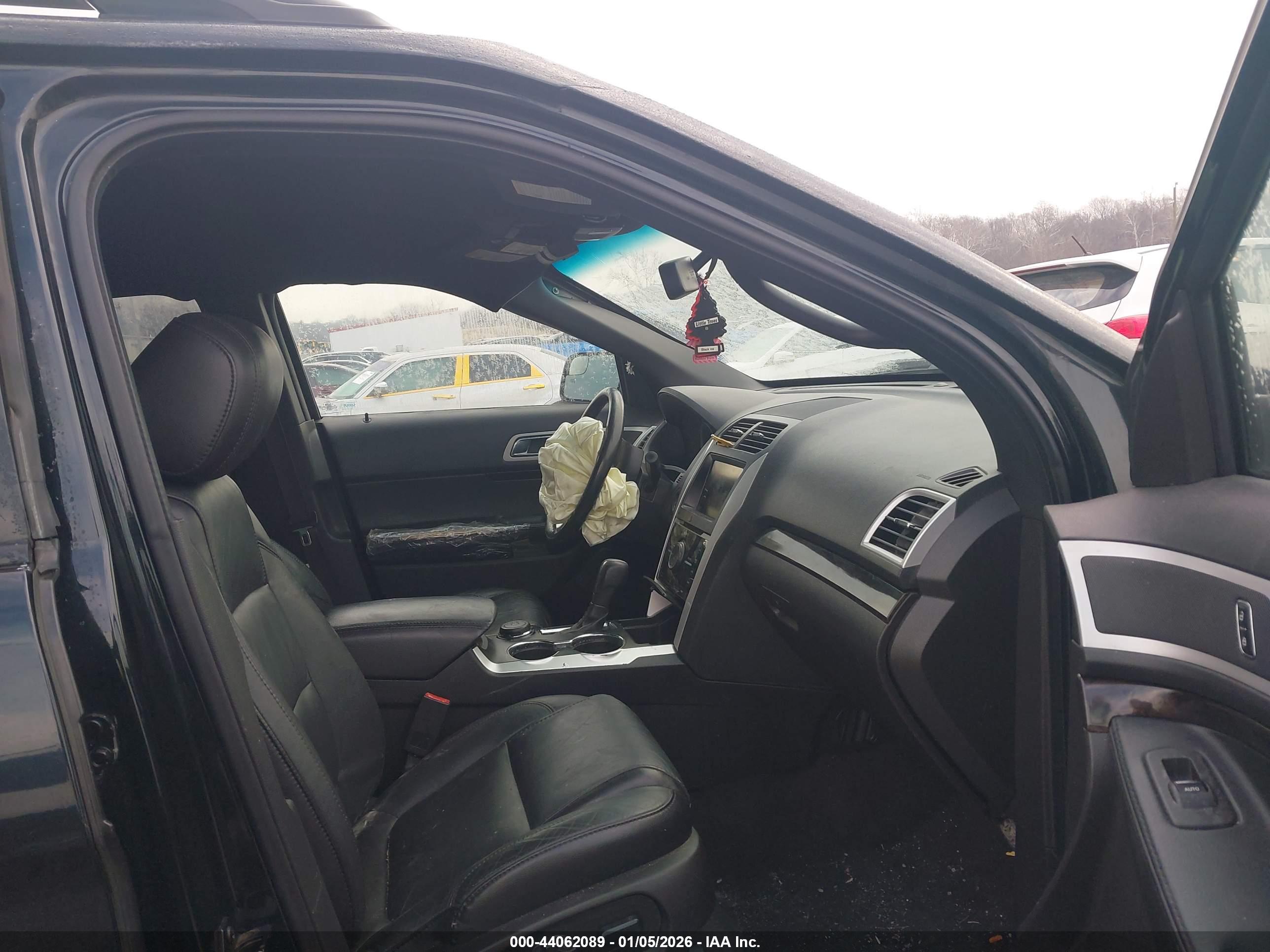 FORD EXPLORER image 5