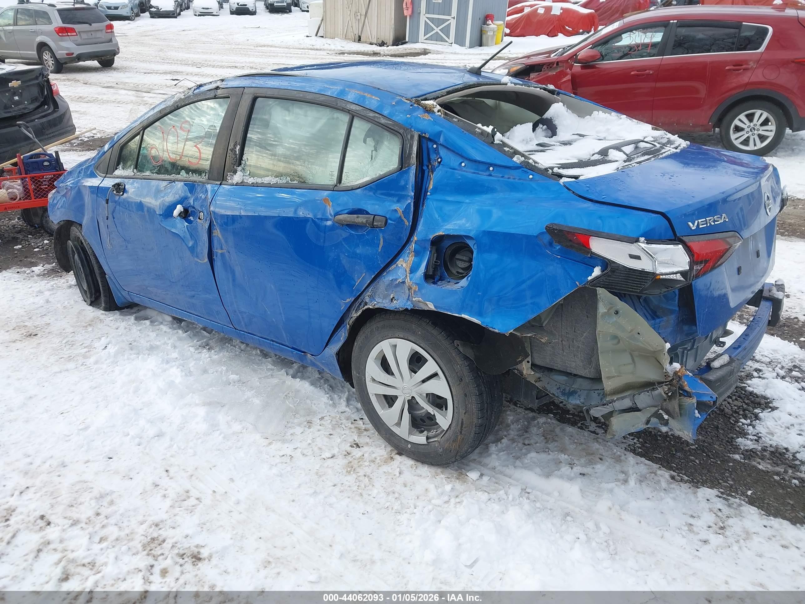NISSAN VERSA image 3