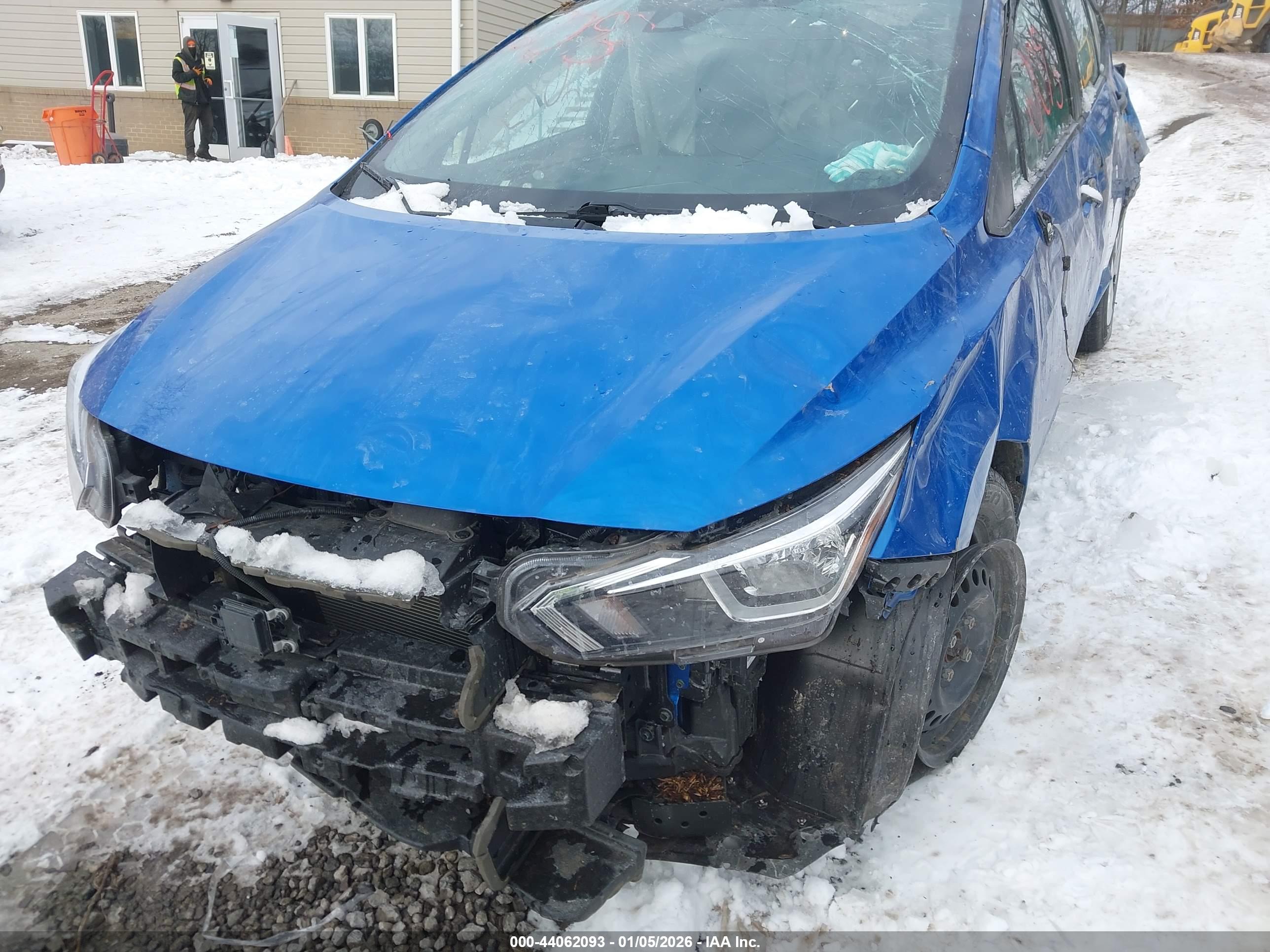NISSAN VERSA image 6