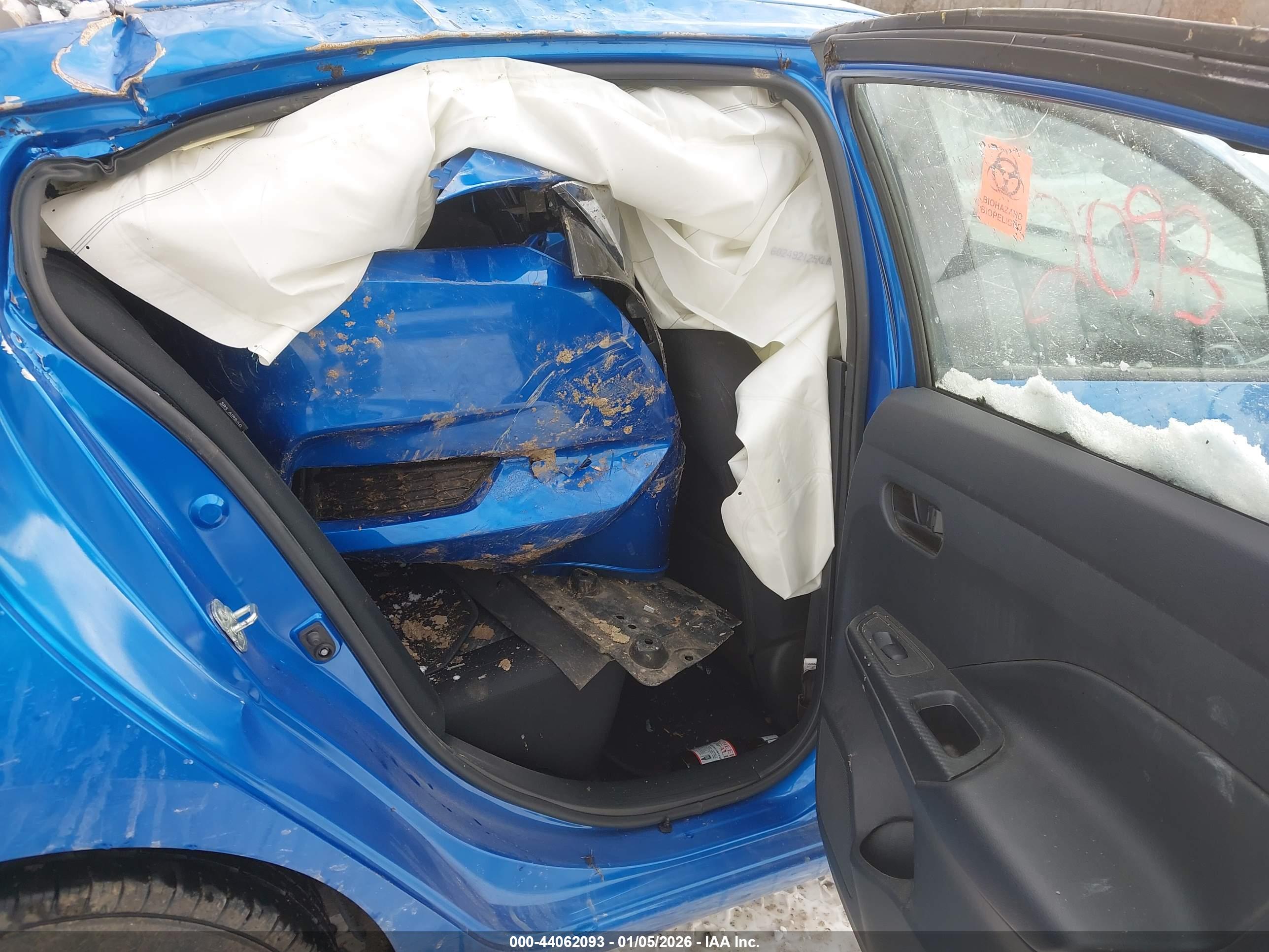 NISSAN VERSA image 8