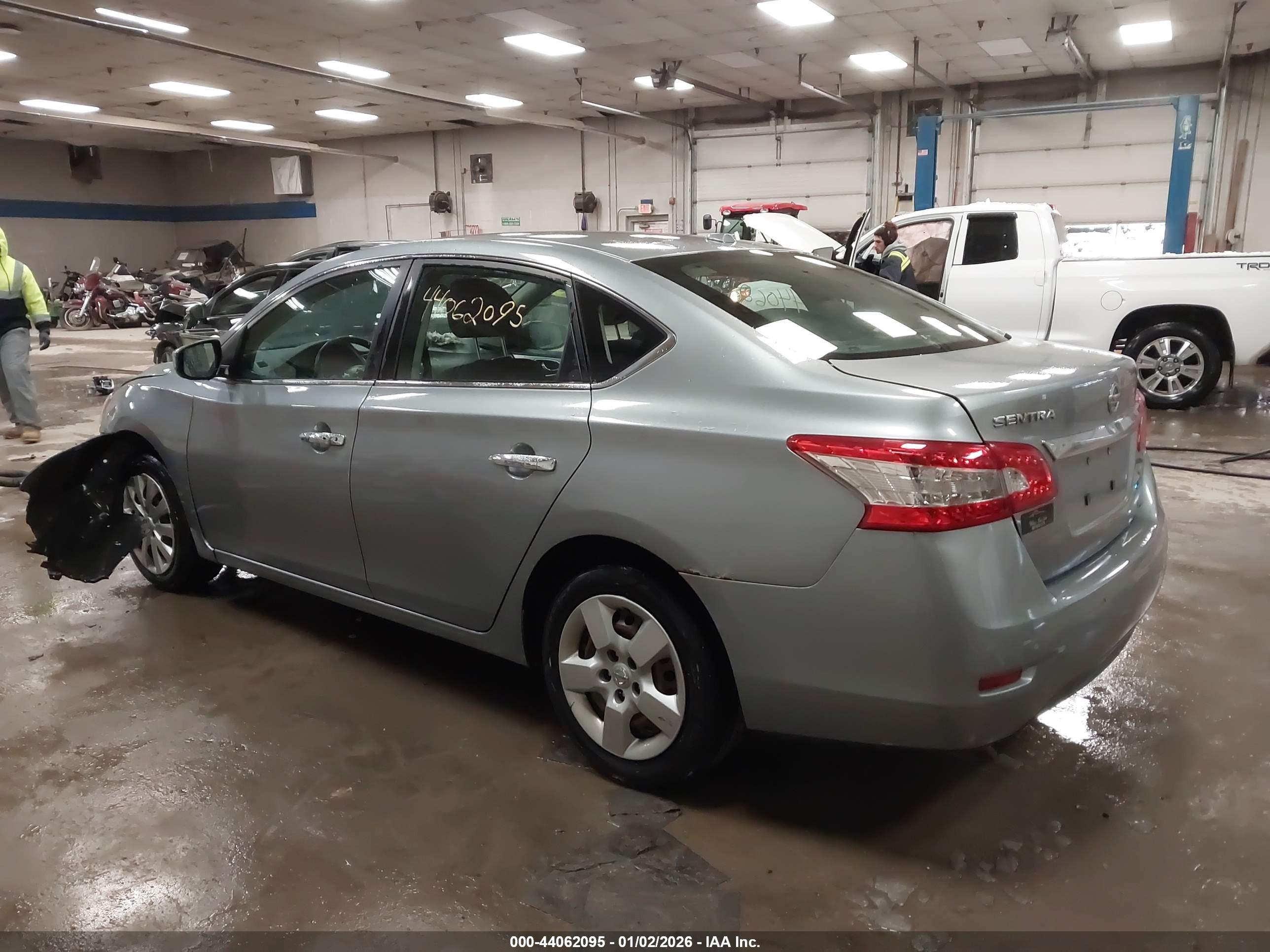 NISSAN SENTRA image 3