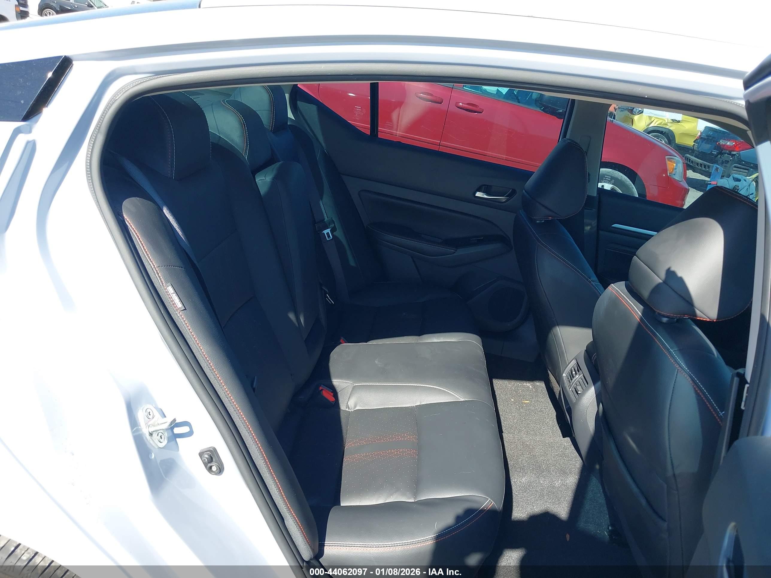 NISSAN ALTIMA image 8