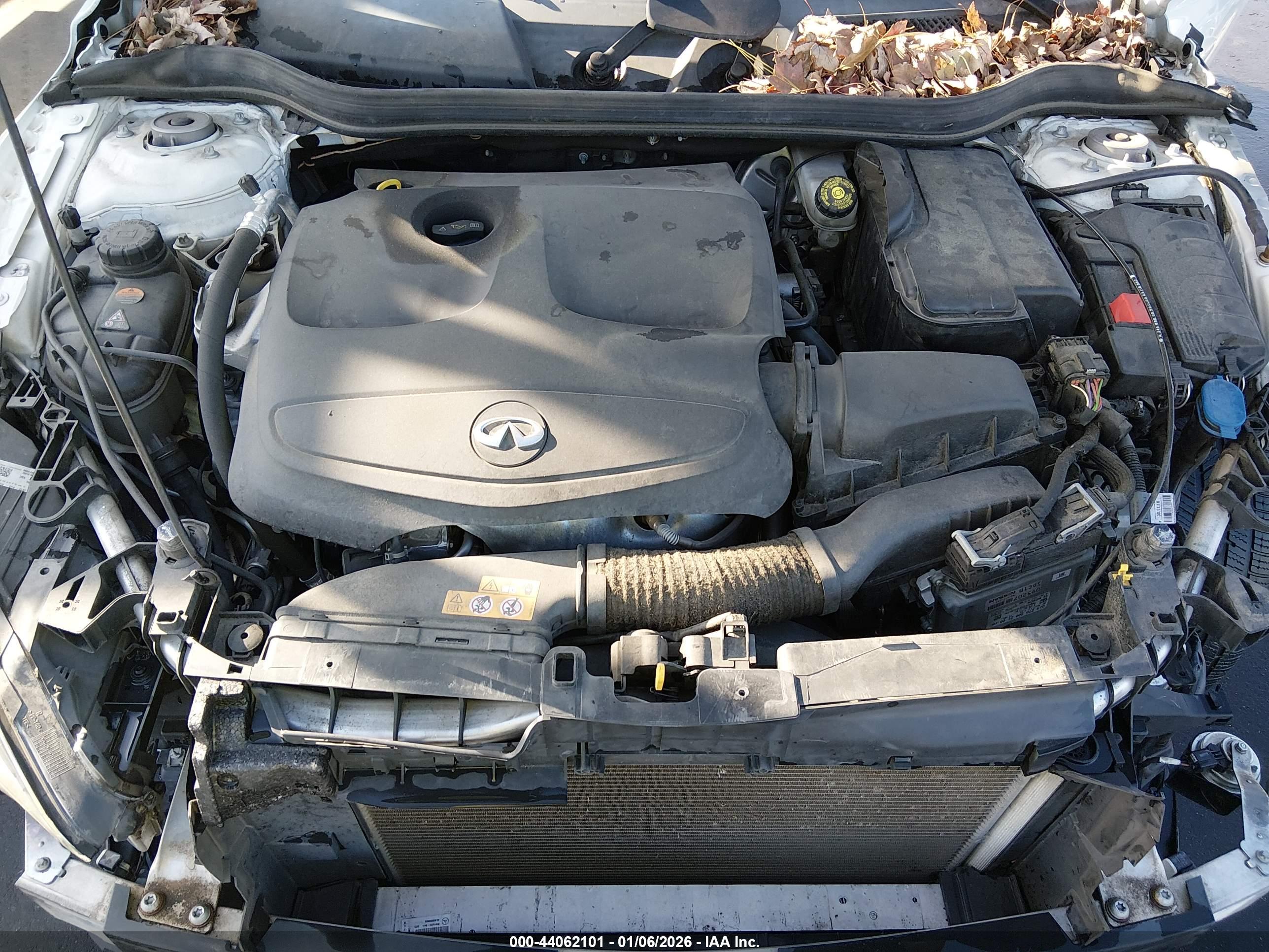 INFINITI QX30 image 10
