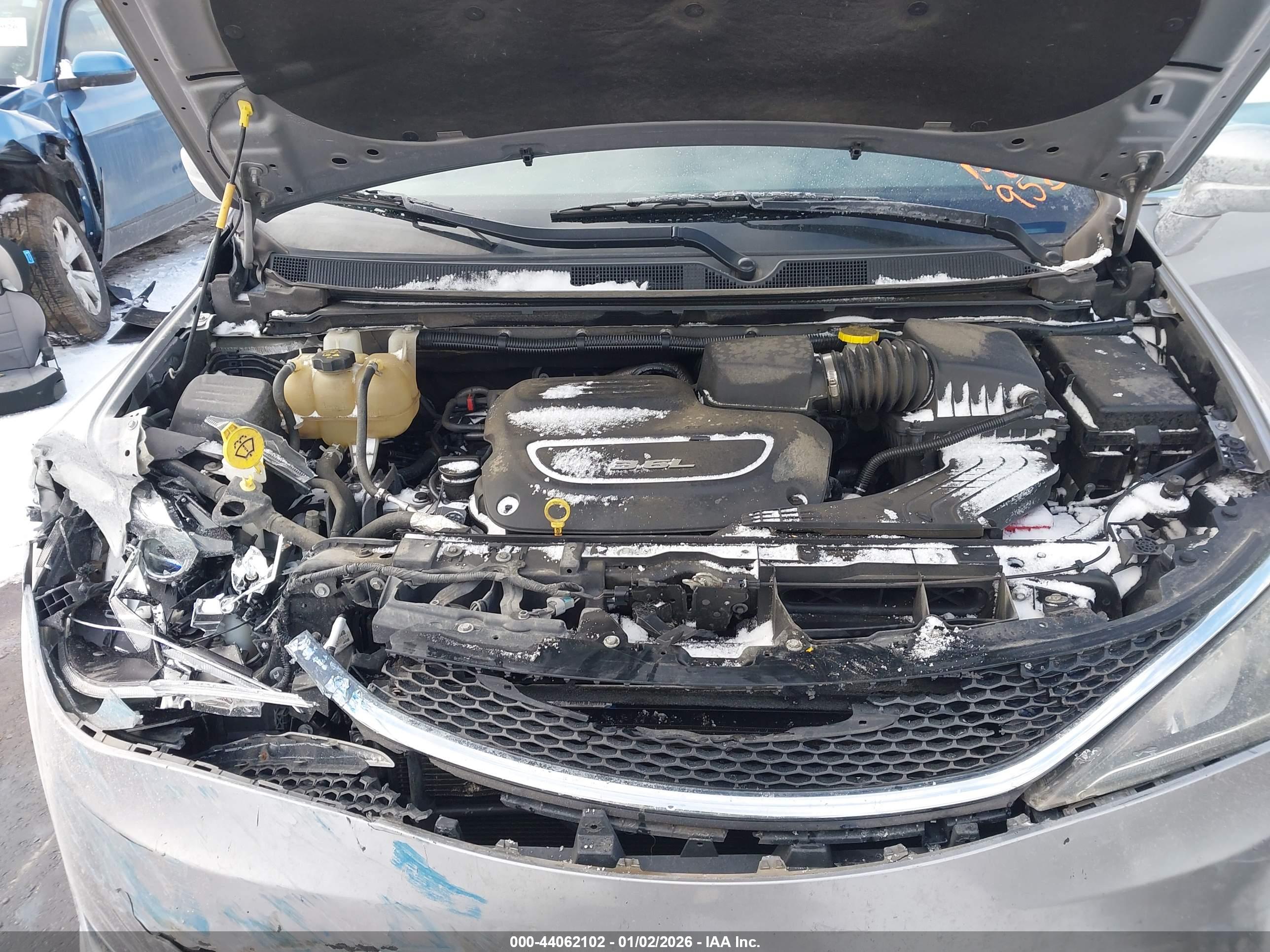 CHRYSLER PACIFICA image 10