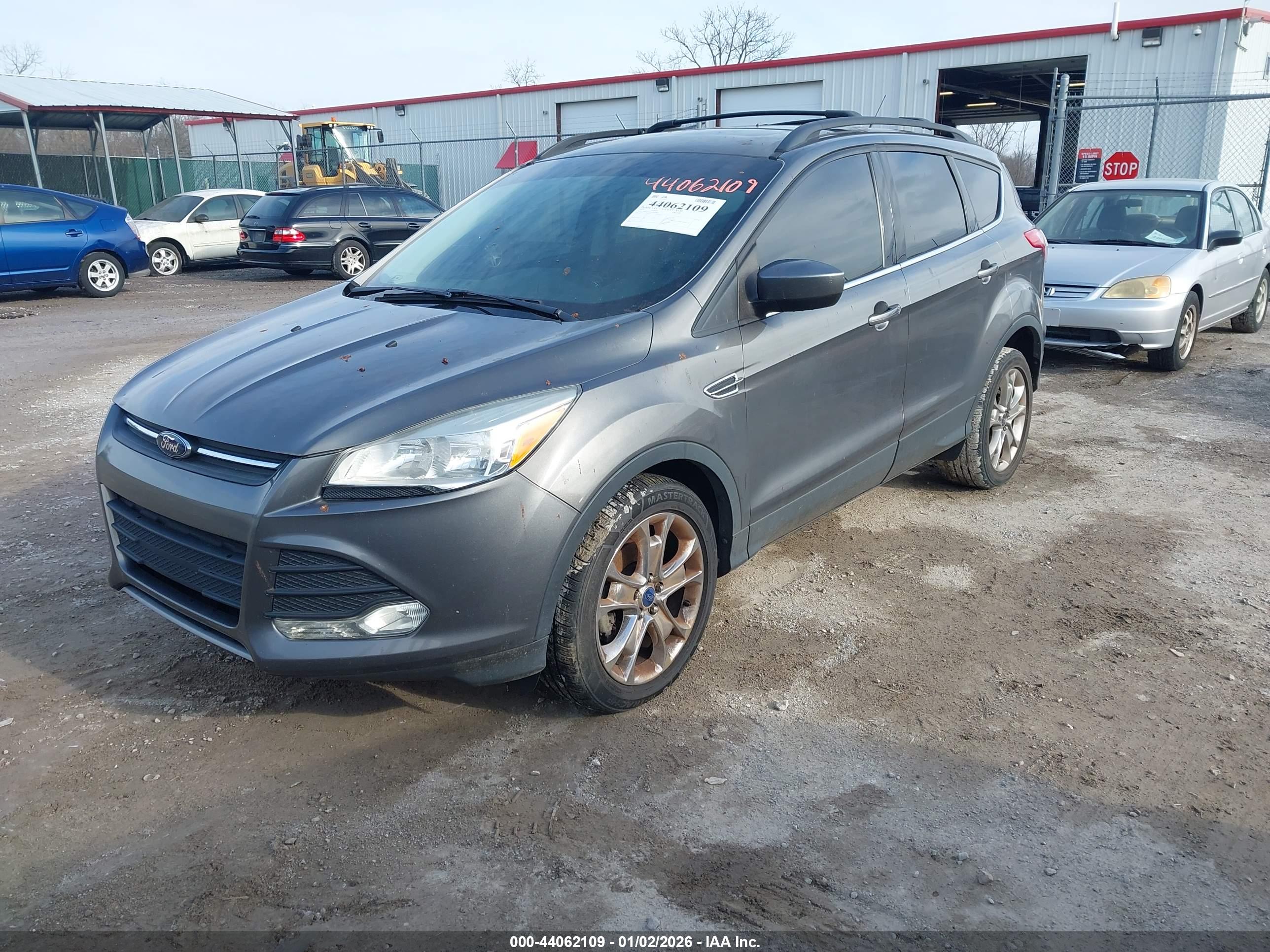 FORD ESCAPE image 2