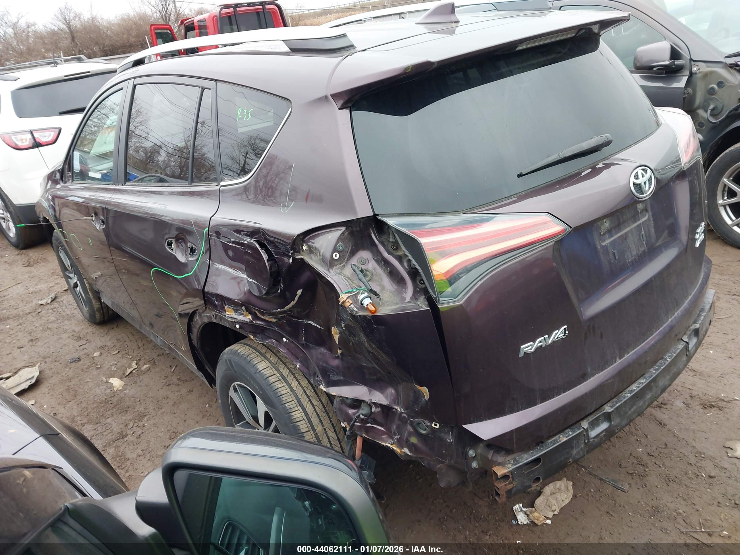 TOYOTA RAV4 image 3