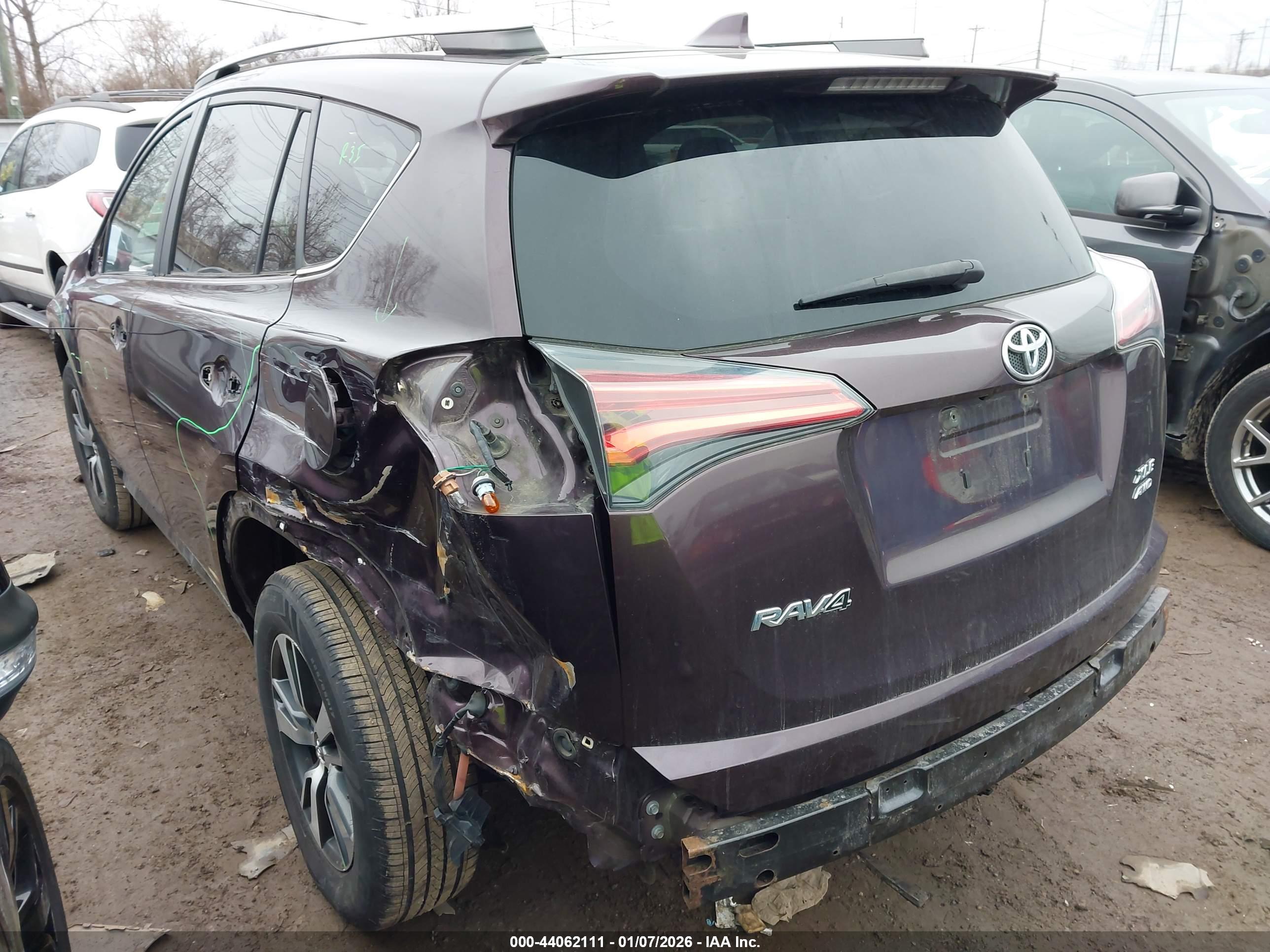 TOYOTA RAV4 image 6