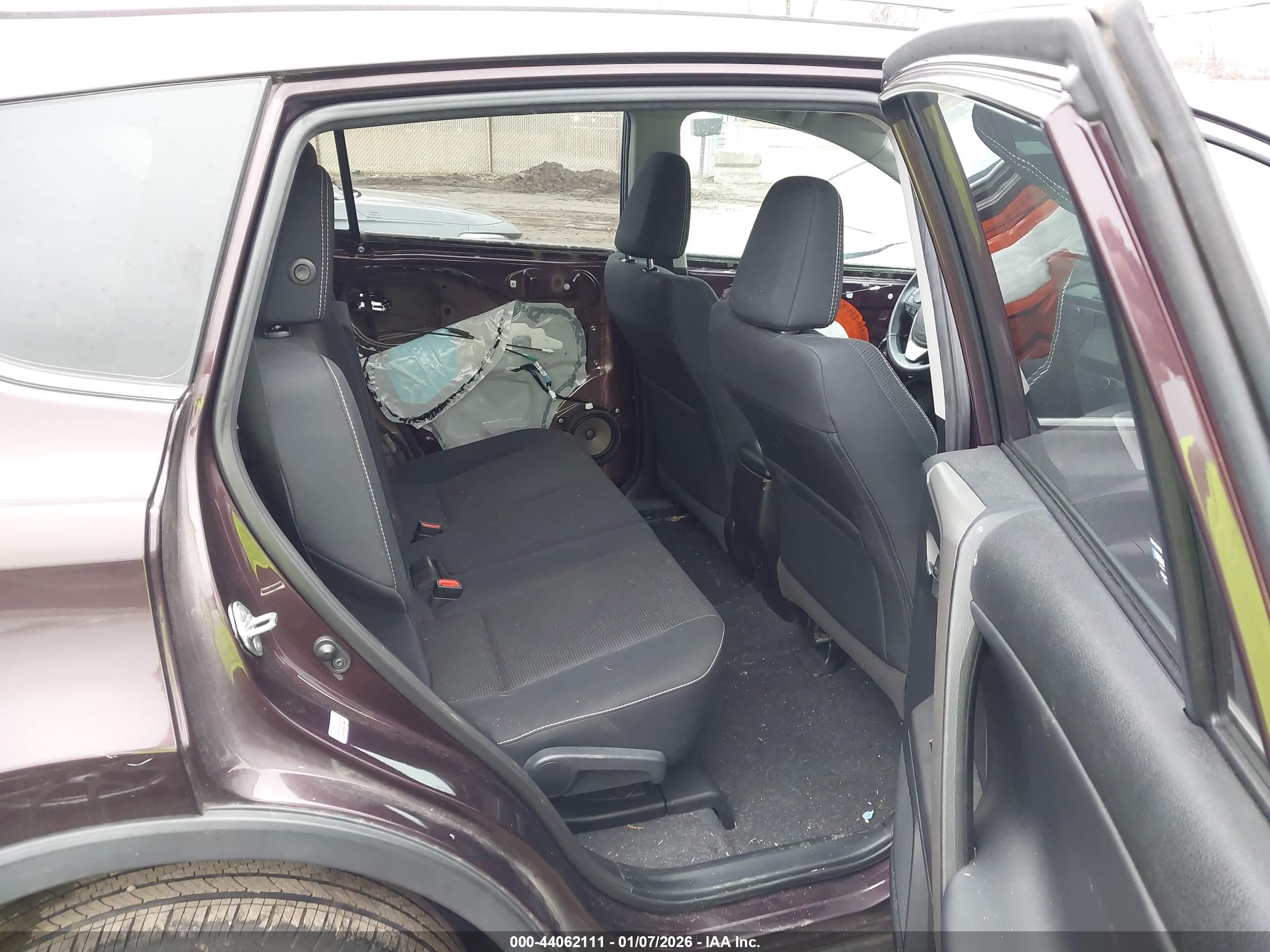 TOYOTA RAV4 image 8