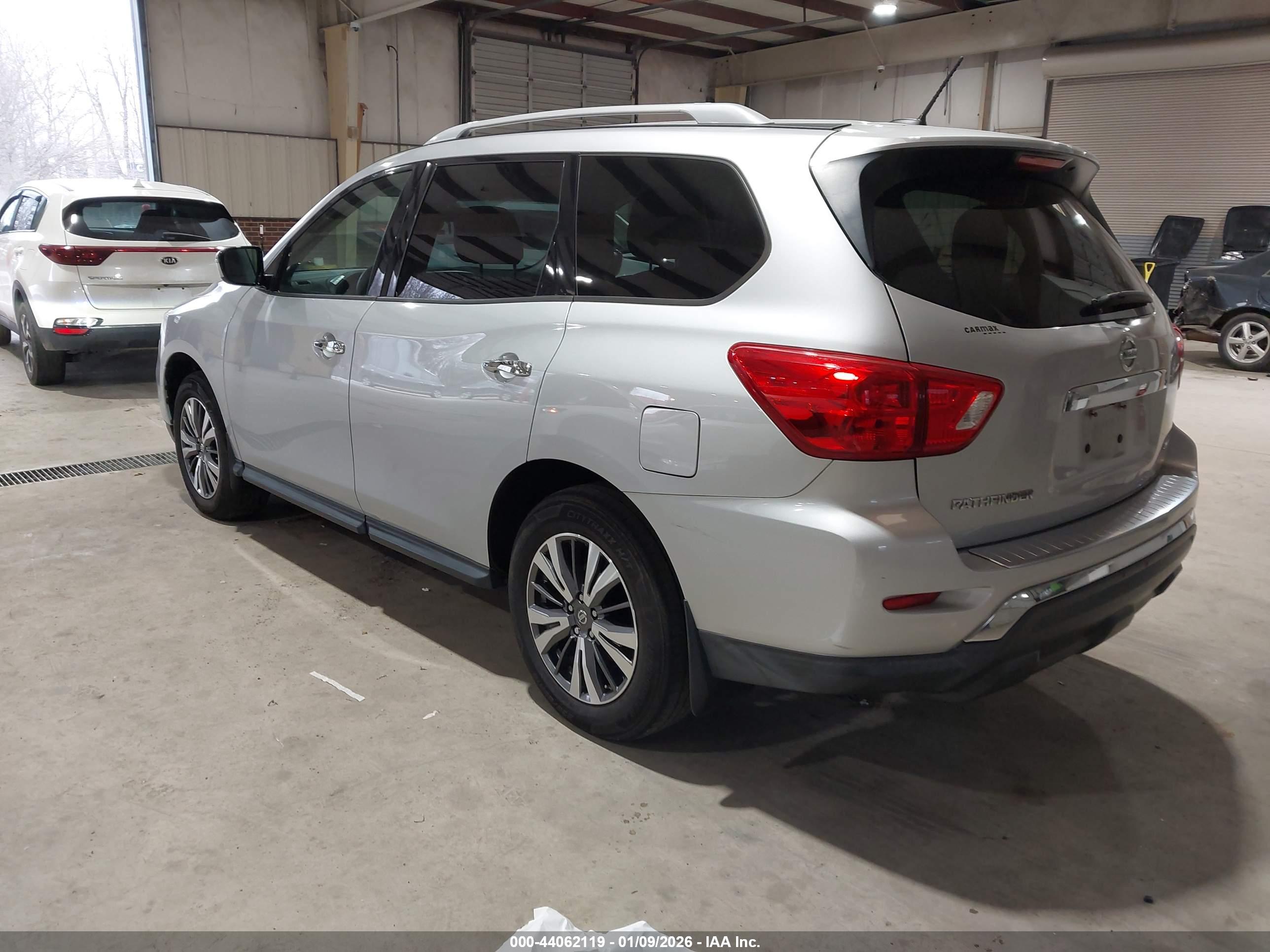 NISSAN PATHFINDER image 3