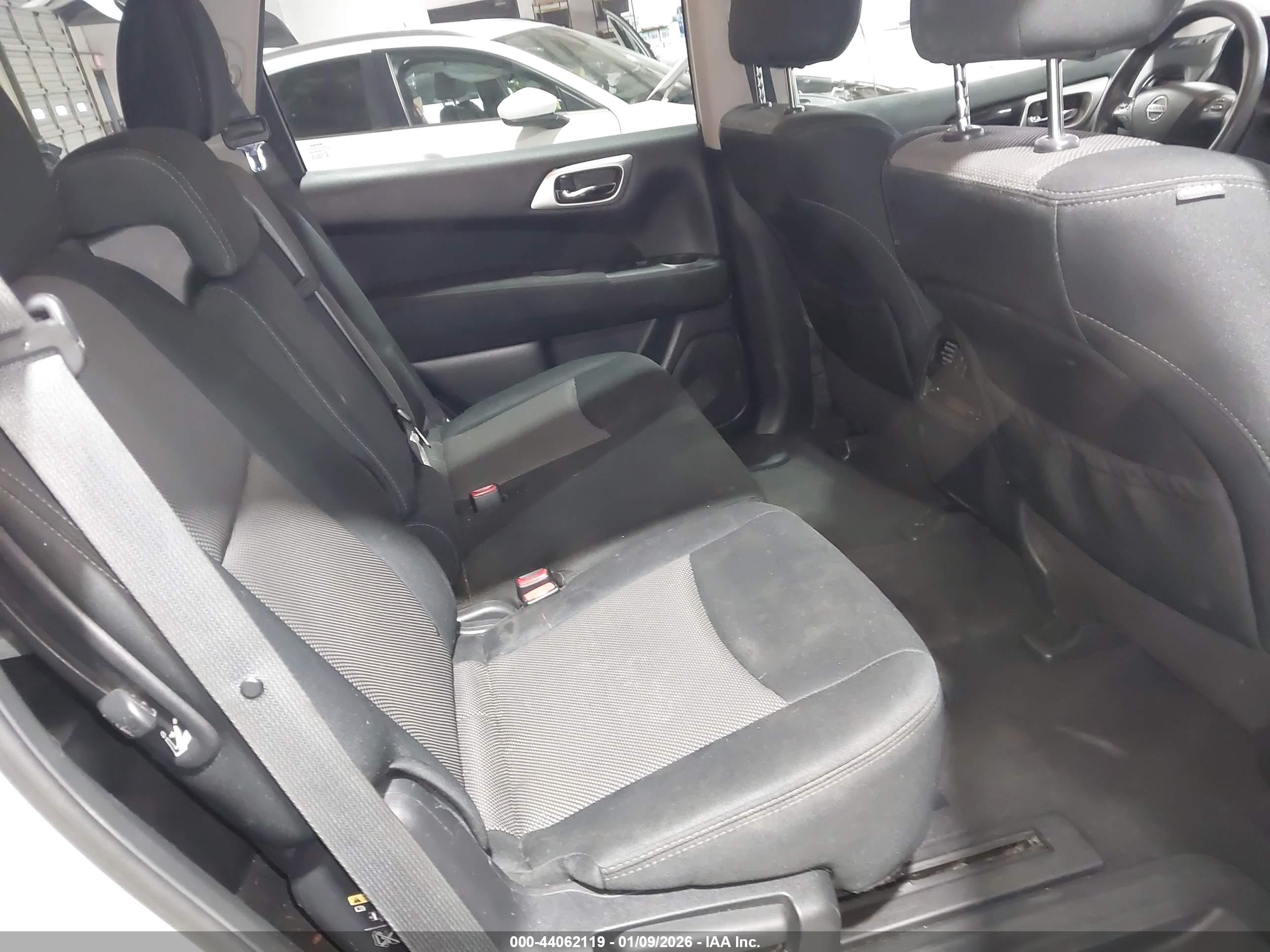 NISSAN PATHFINDER image 8