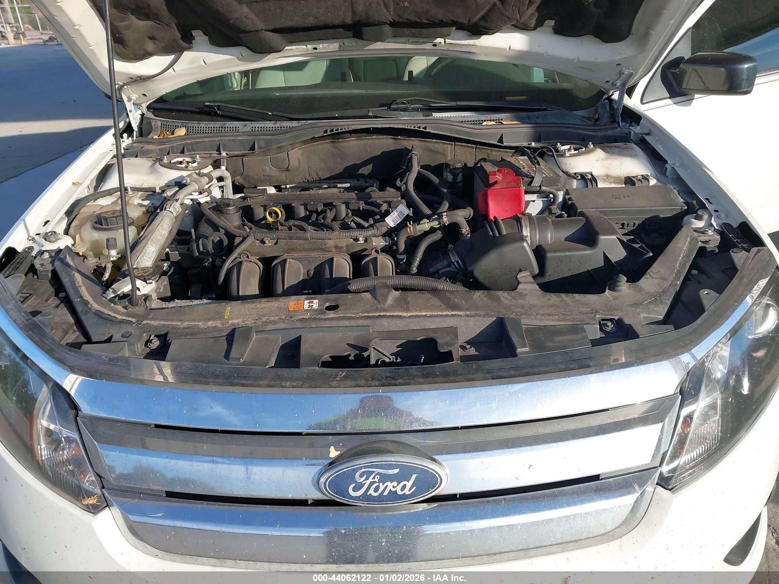 FORD FUSION image 10