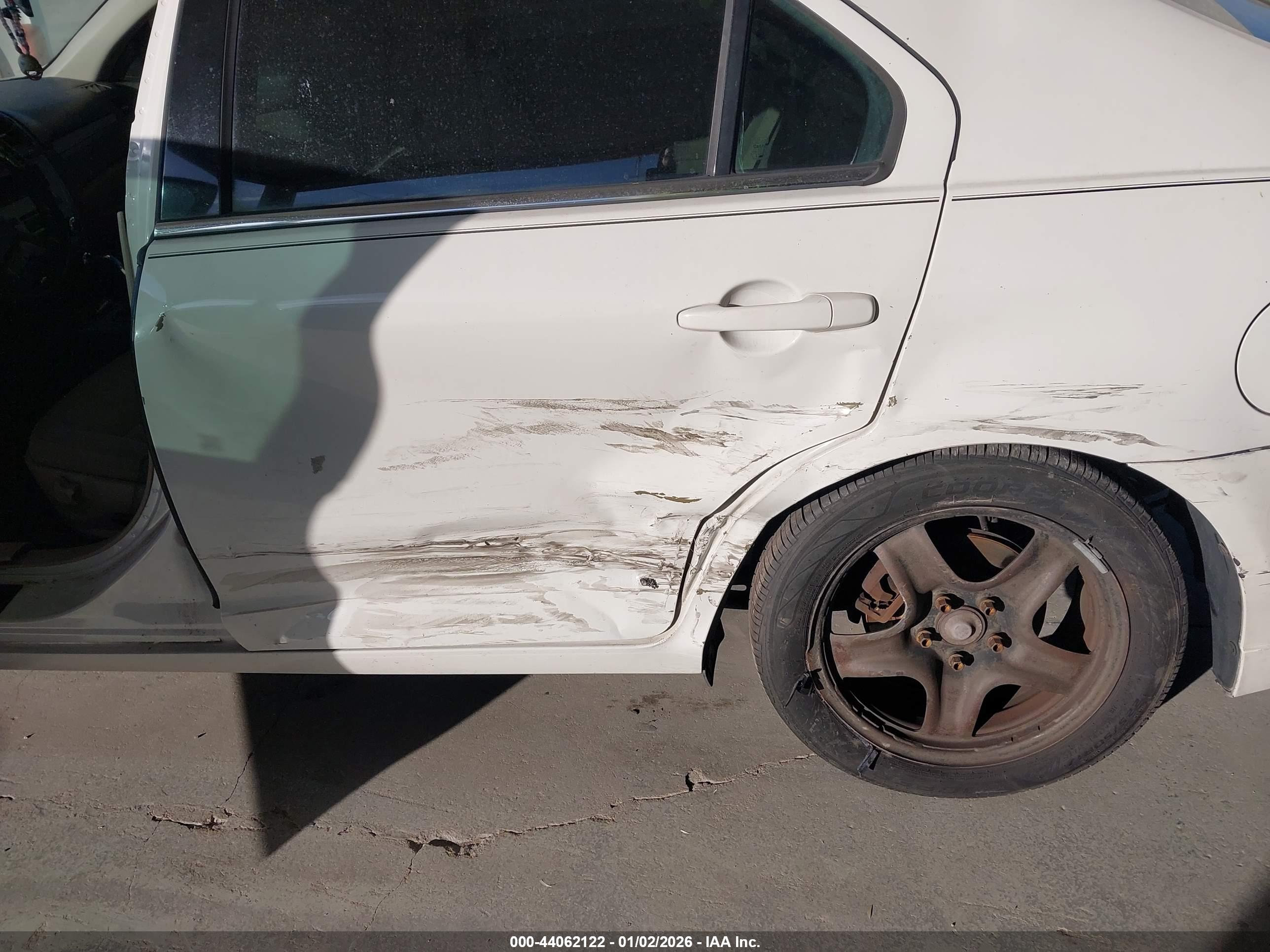 FORD FUSION image 6