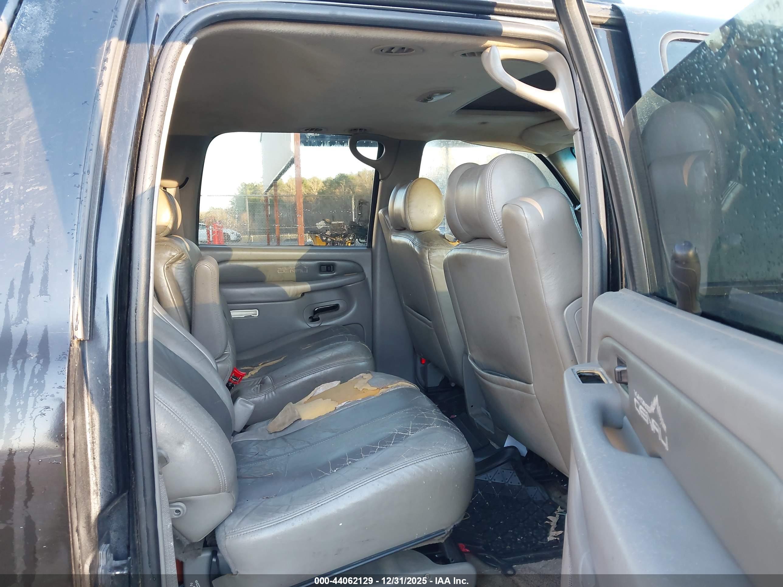 GMC YUKON image 8