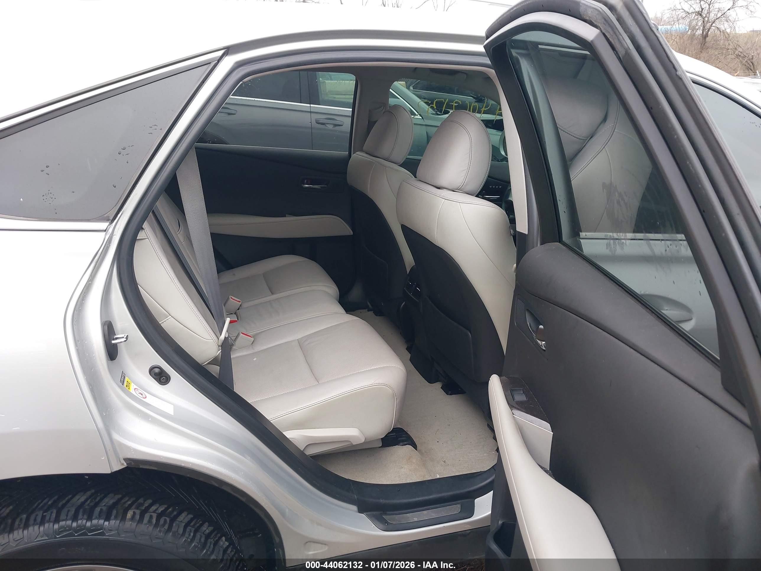 LEXUS RX image 8